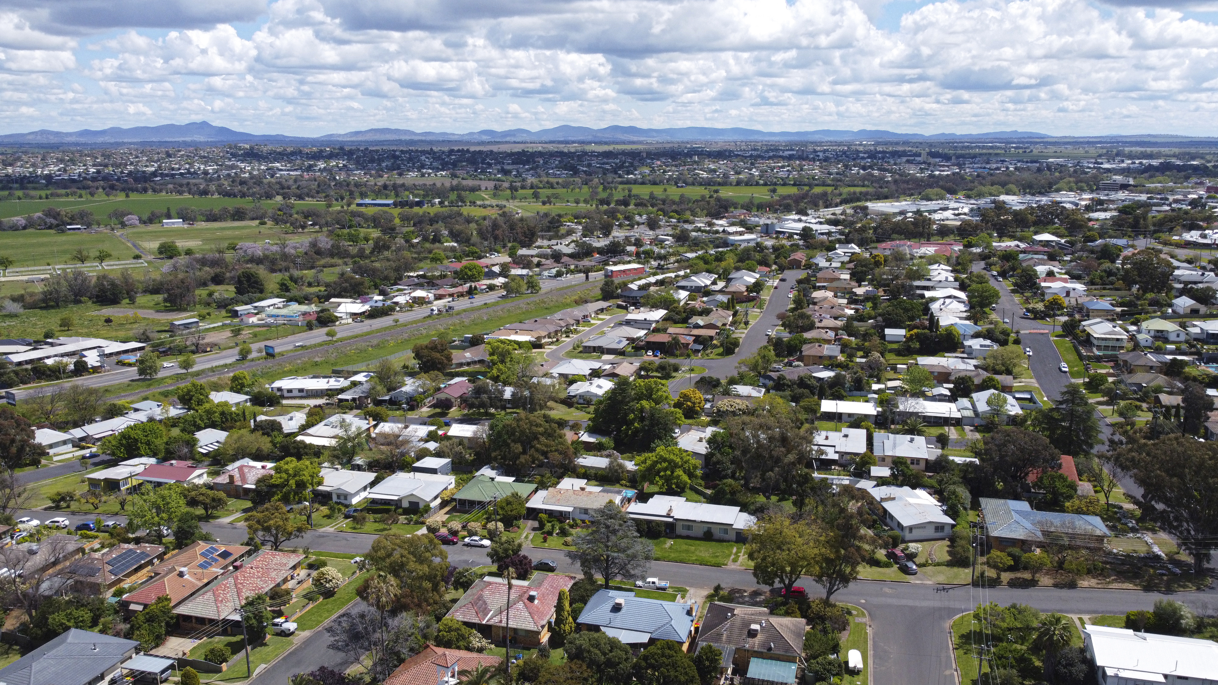 The national median weekly rent is now $627, following a 0.8 per cent rise in April.