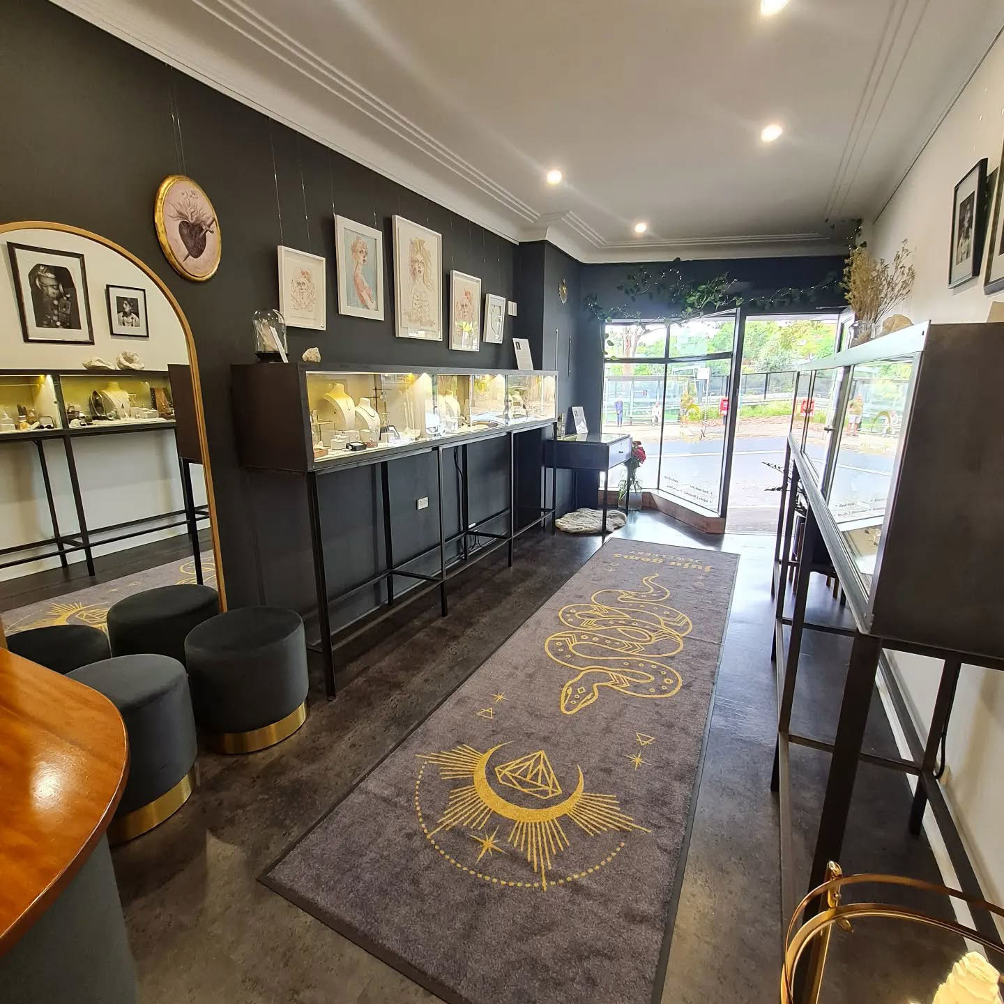 Juju Gems Jewellery is a boutique jewellery store located in Jannali, in Sydney's south.