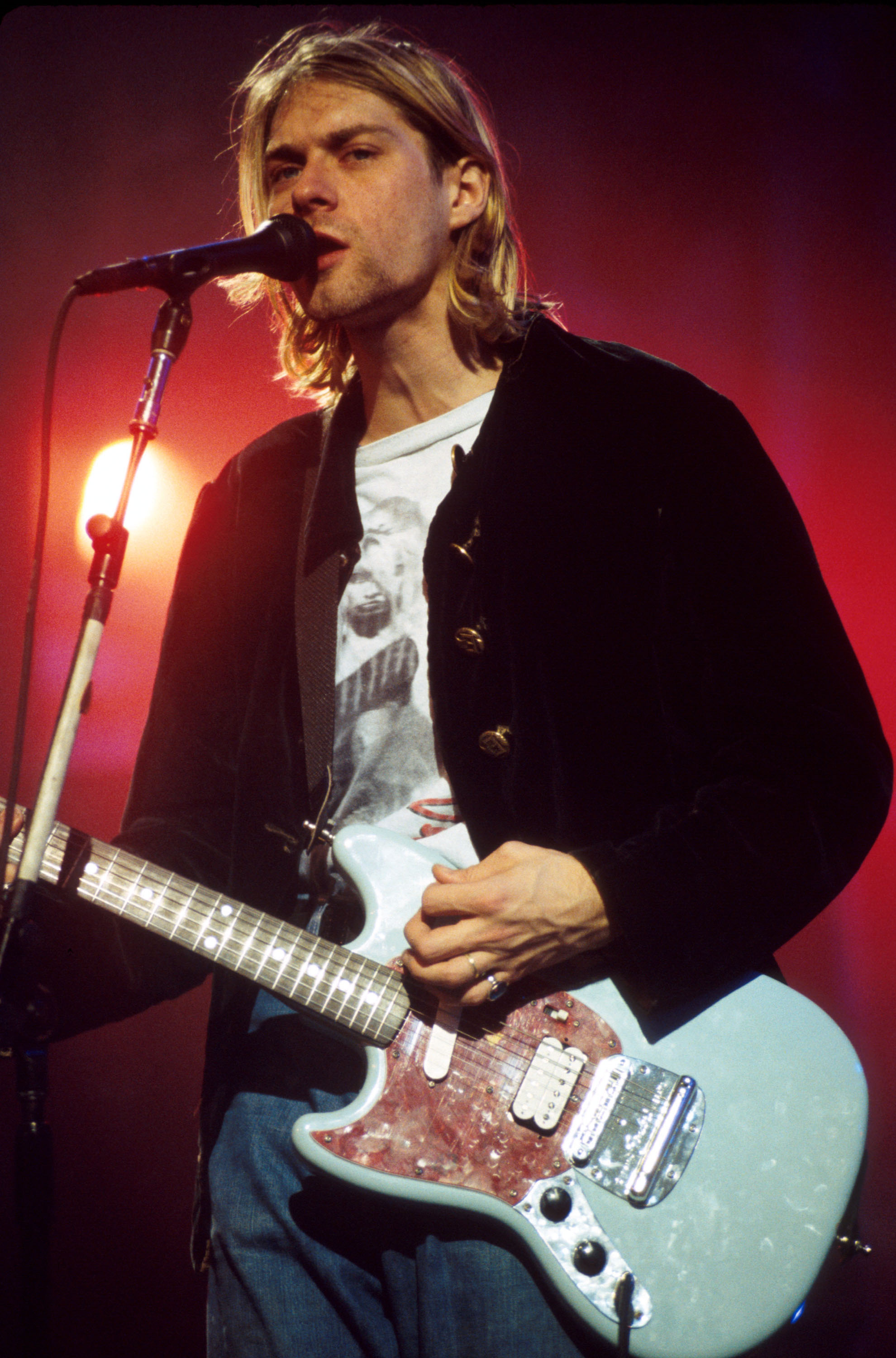 Kurt Cobain, dead, celebrities, age 27 club