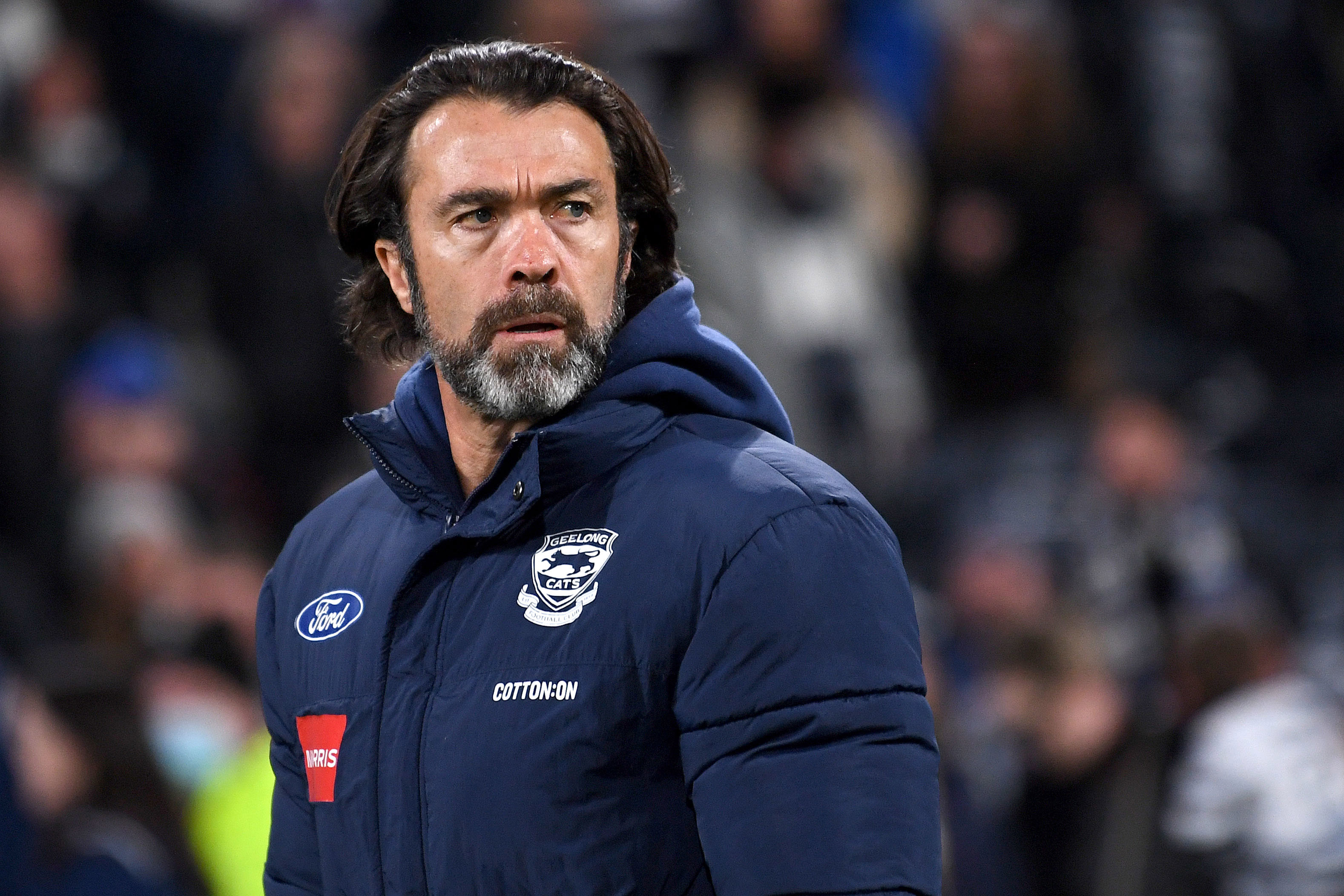 GEELONG, AUSTRALIA - AUGUST 26: Cats head coach, Chris Scott looks on during the round 24 AFL match between Geelong Cats and Western Bulldogs at GMHBA Stadium, on August 26, 2023, in Geelong, Australia. (Photo by Morgan Hancock/Getty Images)