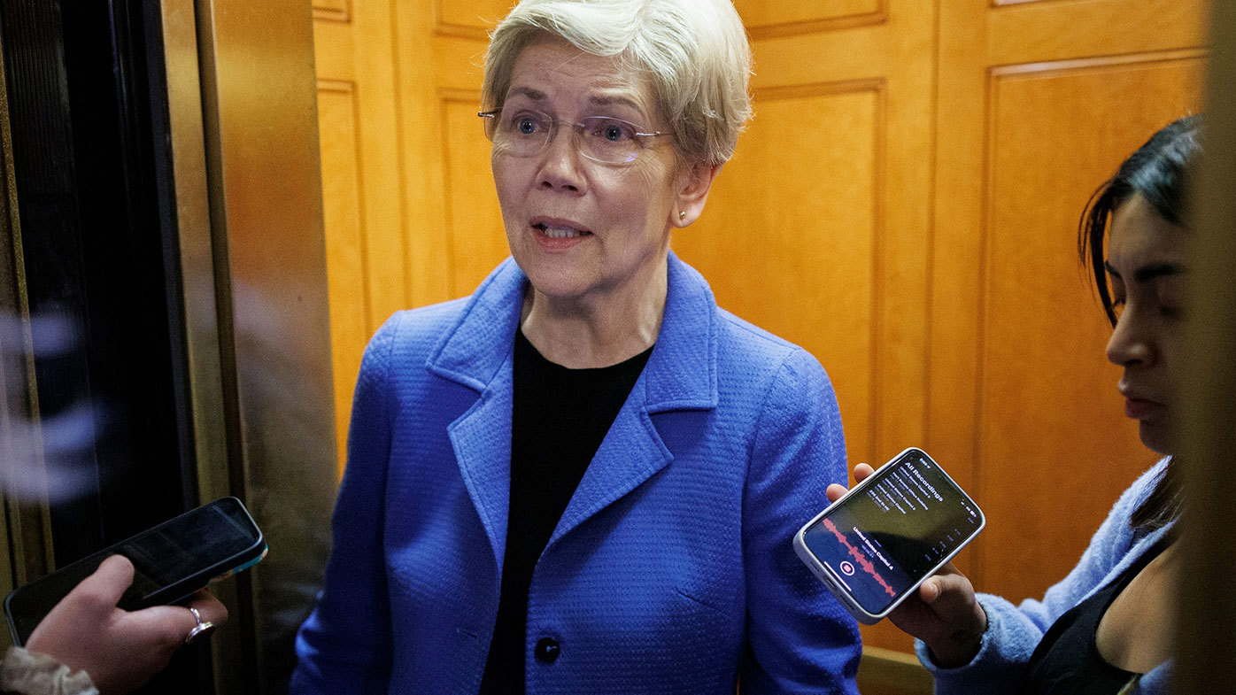 Elizabeth Warren has described Donald Trump's actions as "theft".