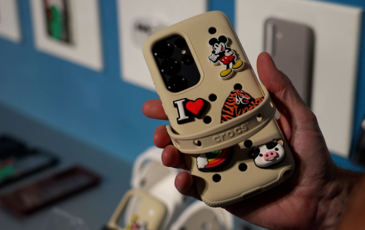 Samsung has joined with Crocs for a special collaboration.