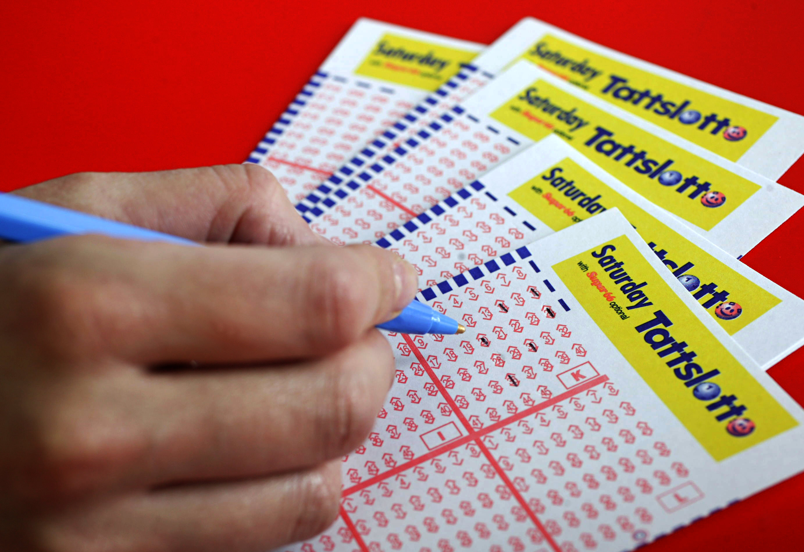 Three Victorian brothers win 511 000 lotto jackpot with numbers