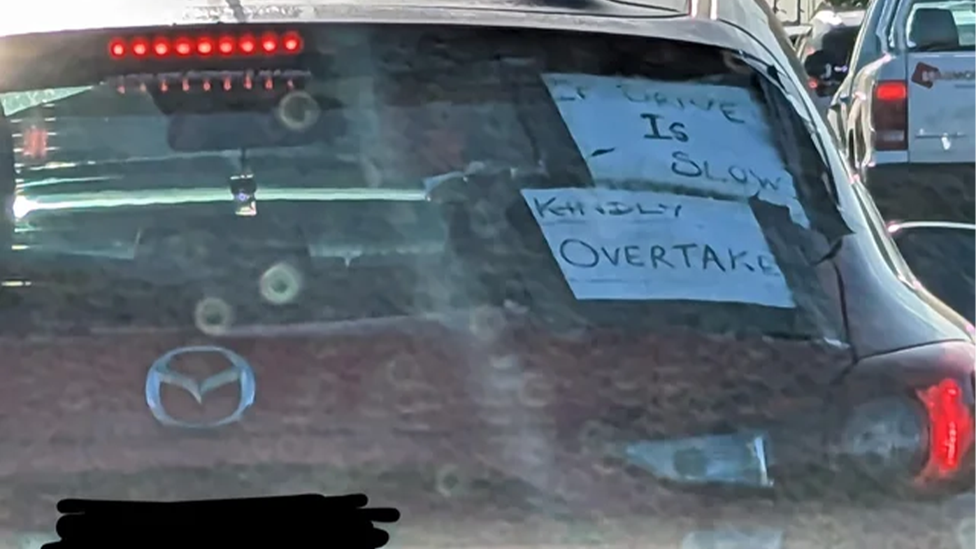 melbourne-driver-sticks-bizarre-note-to-car-s-back-window-flipboard