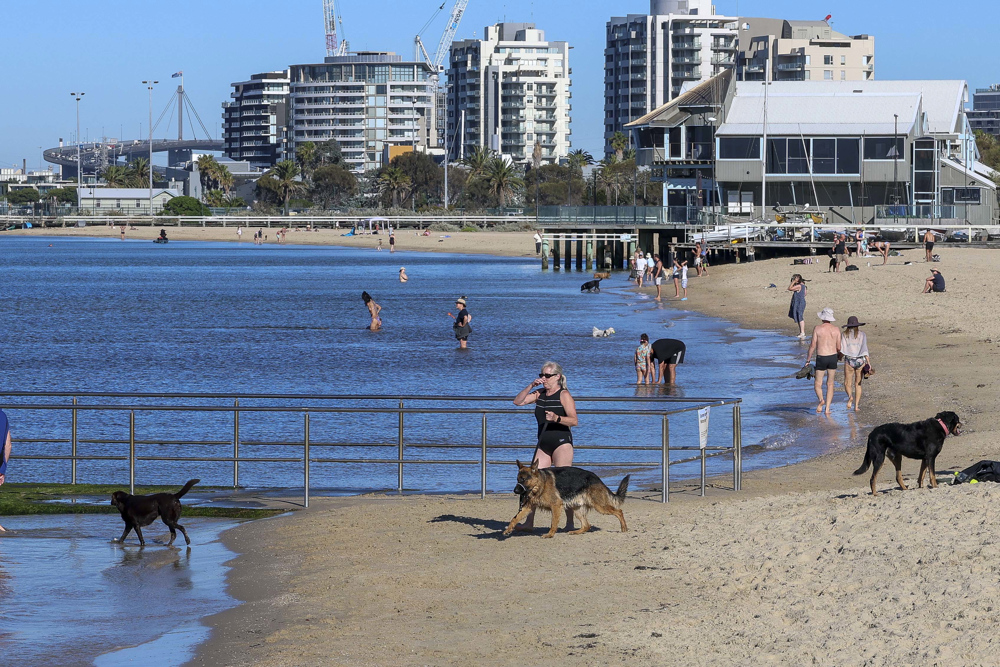 State issues total fire ban as monster heatwave looks to break record