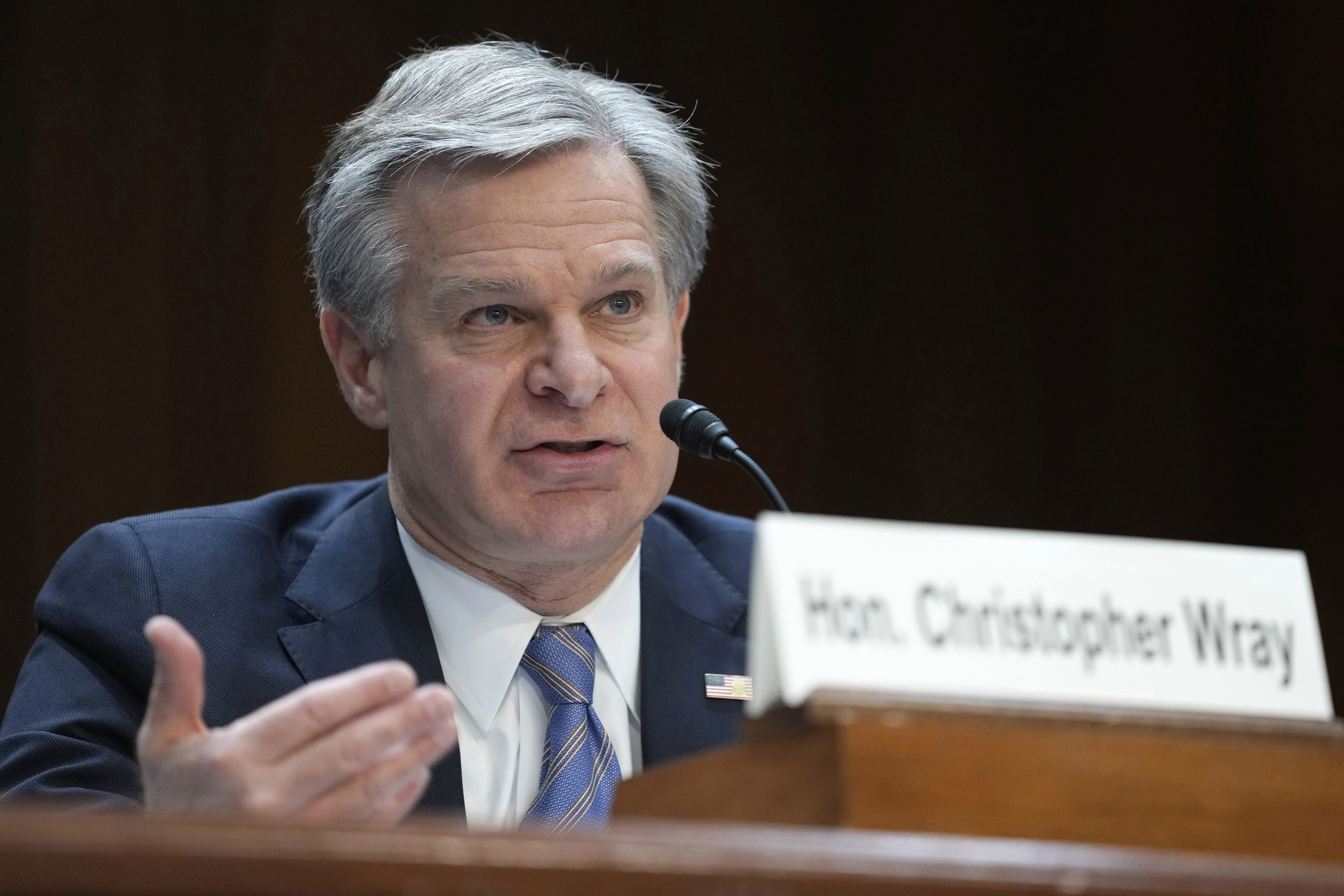 El director del FBI, Christopher Wray, testifica ante una audiencia de supervisión del Comité Judicial del Senado en el Capitolio en Washington.