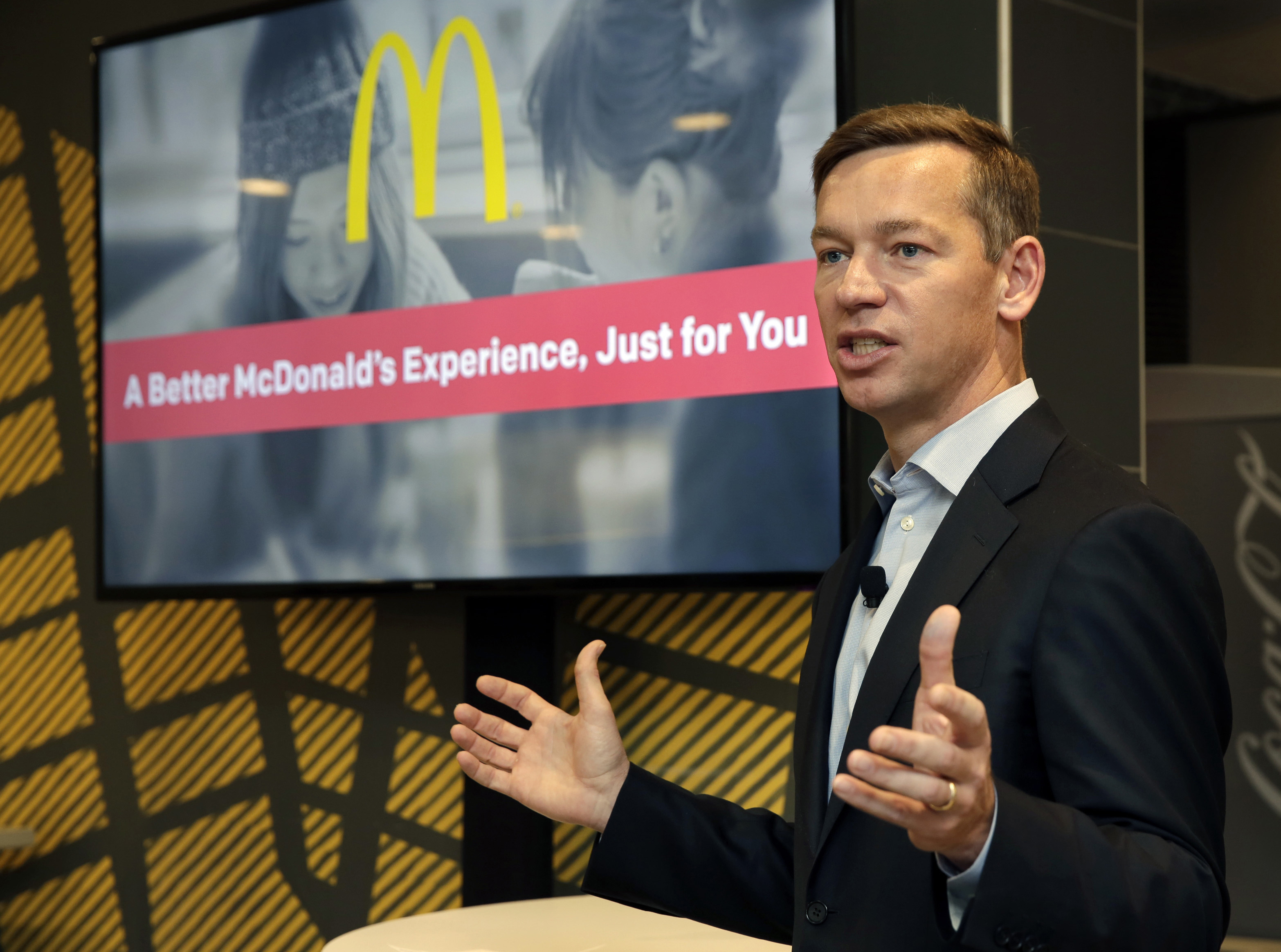 McDonald's 'preparándose para reducir la fuerza laboral corporativa' en las oficinas de EE. UU.