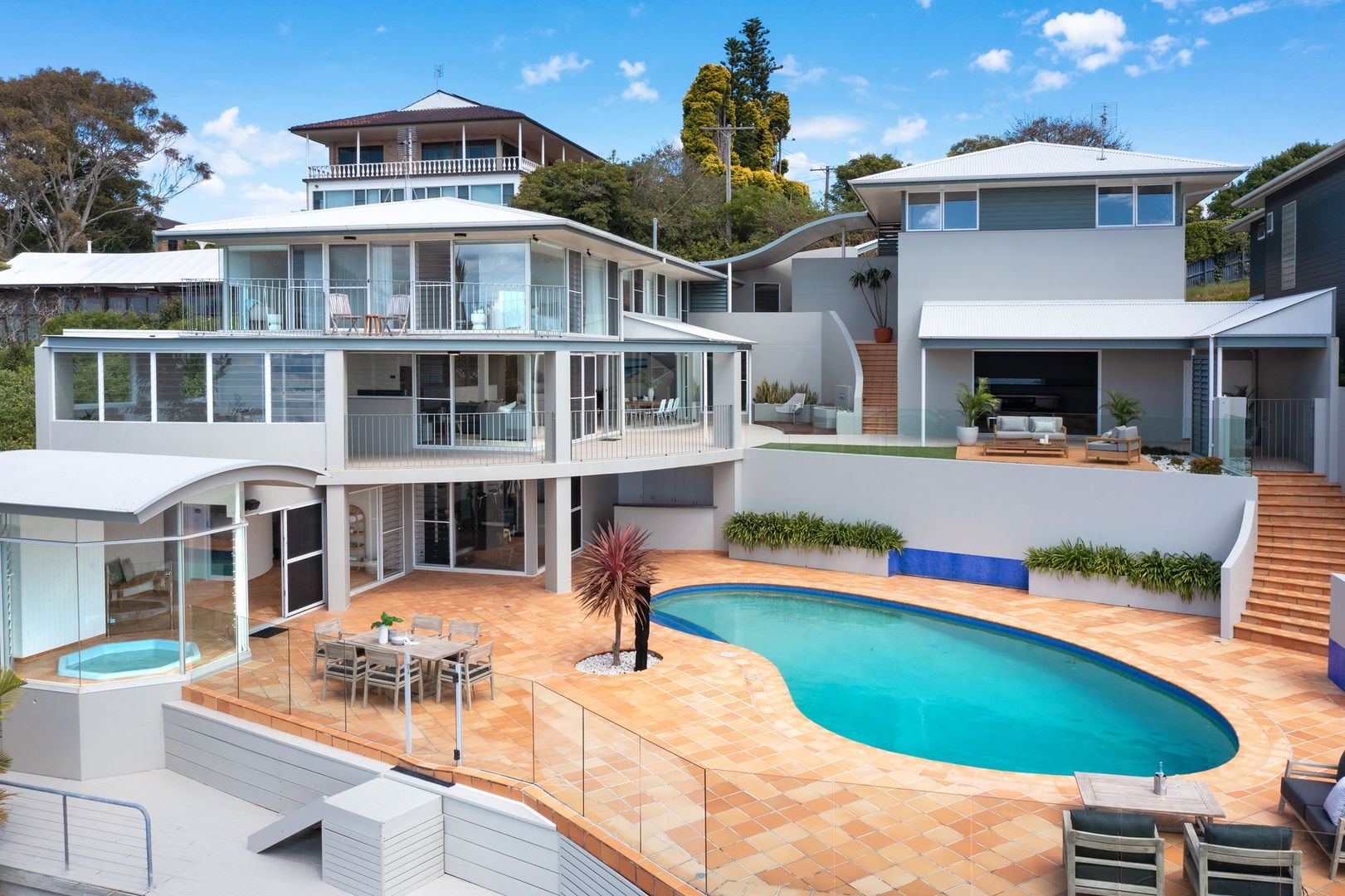 NRL property plays: James Tedesco splashes out $5 million on 'resort-style'  Hunters Hill home