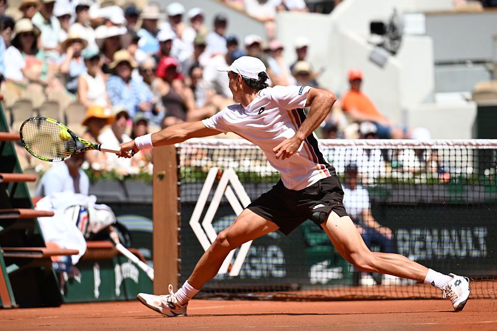 Adam Walton against Daniil Medvedev at Roland Garros. 