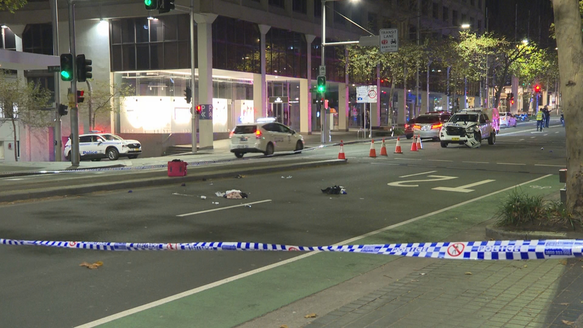 Man hit by police car in Darlinghurst