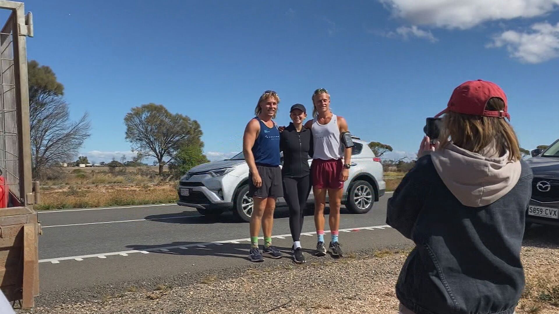 Stefan Lamble, 25, and Lachlan Lamble, 22, are doing a 100-day cross country run.