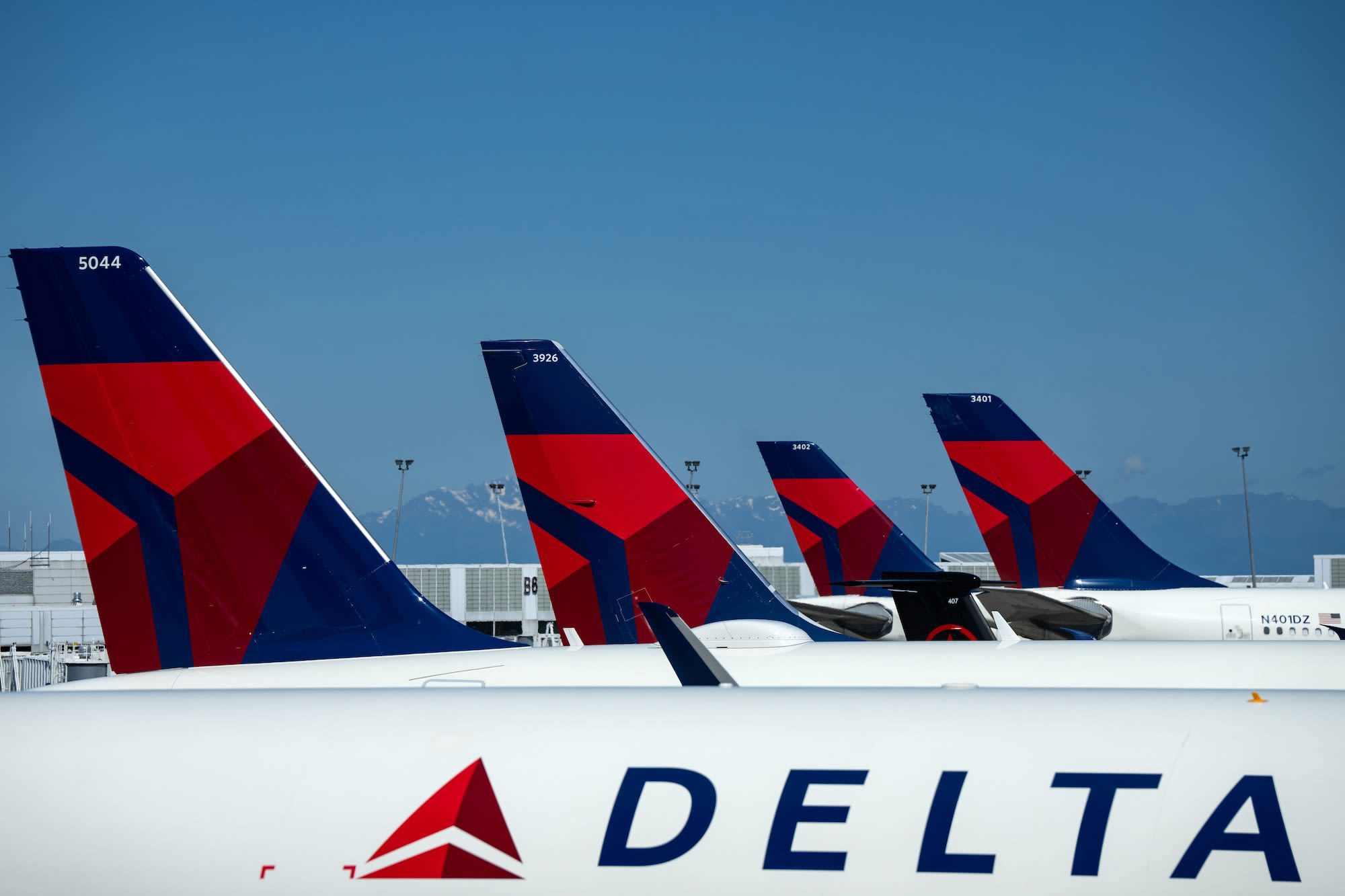 Un polizón fue atrapado tratando de conseguir un viaje en un avión de Delta Air Lines en el Aeropuerto Internacional de Seattle-Tacoma en Nochebuena.