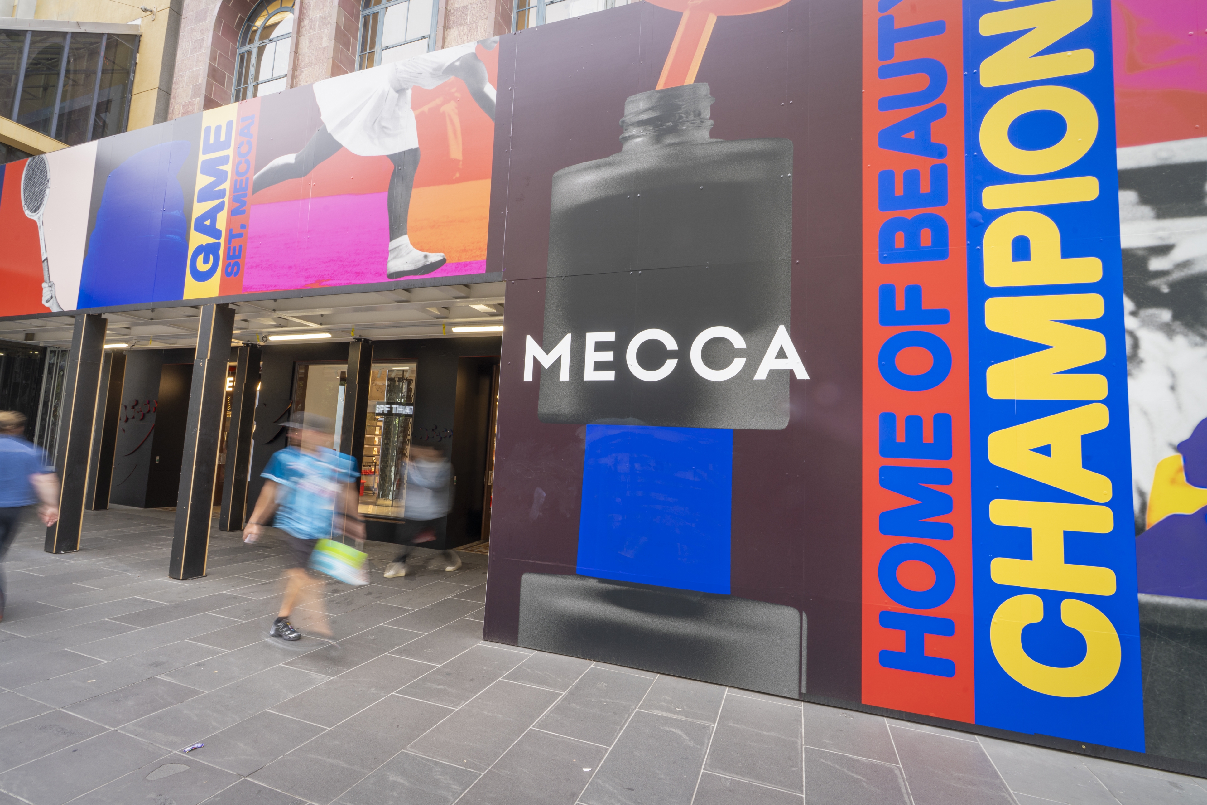 AFR  AFR  Mecca A story about how some building work hoardings have gone up around part of the facade of the new Mecca super store in Melbourne's Bourke Street mall. But these have gone up only a few months after the grand opening and lengthy delays in refurbishing the building. Monday 9th February 2026 Melbourne Photo by Eamon Gallagher