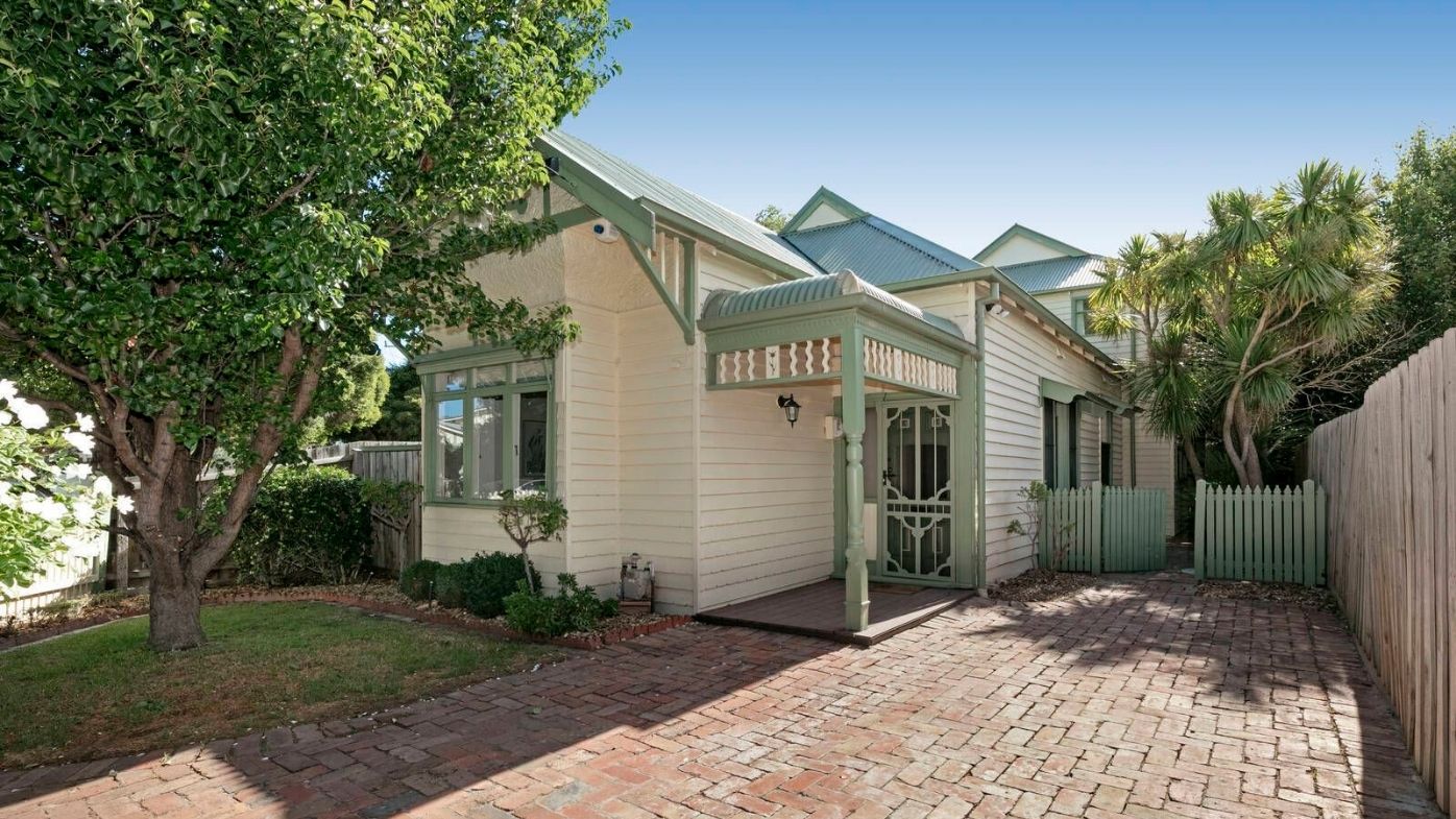 Australia property real estate auction results housing market mansion Sydney Melbourne 