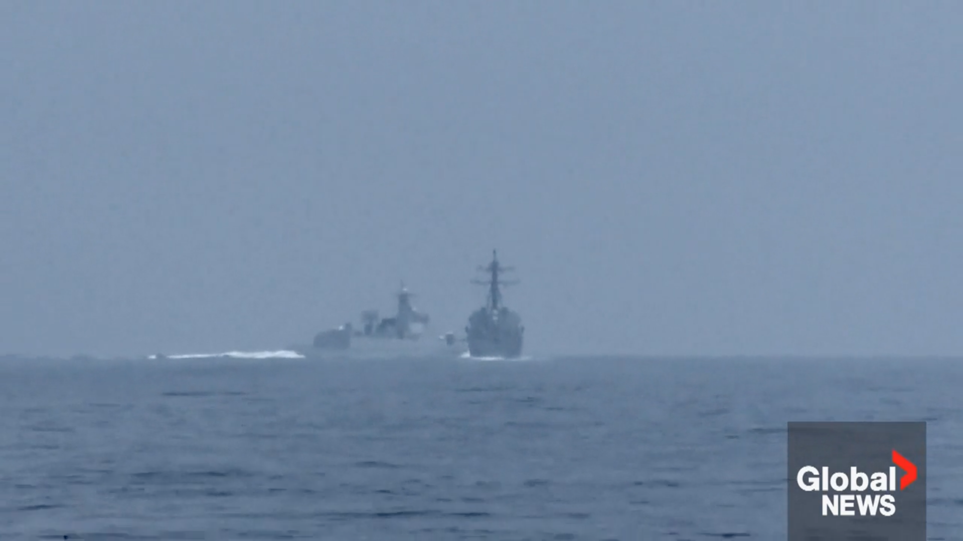 China acusa a Estados Unidos de provocación tras casi colisión de buques de guerra