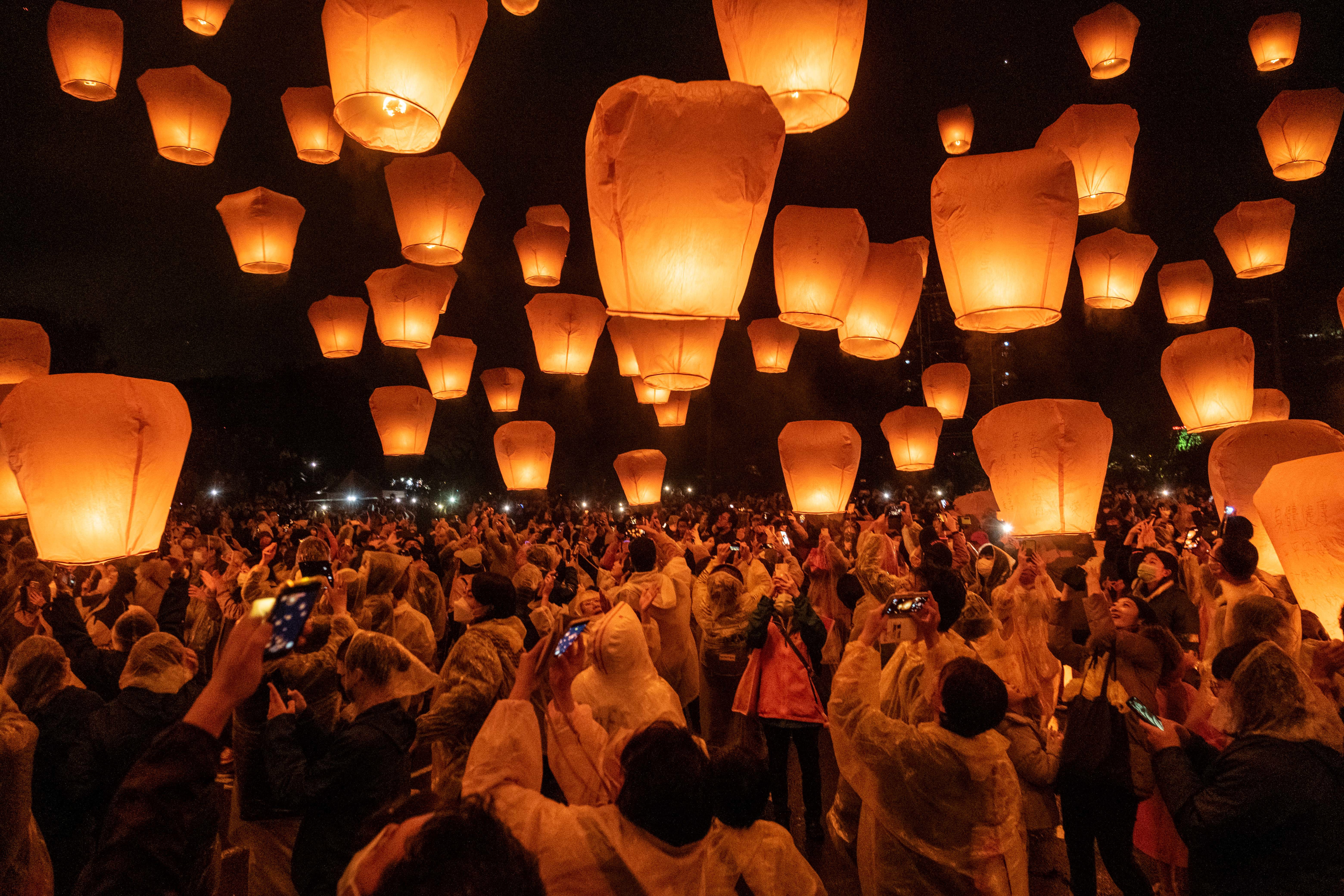 At Pingxi Lantern Festival, wishes light up the Taiwan sky