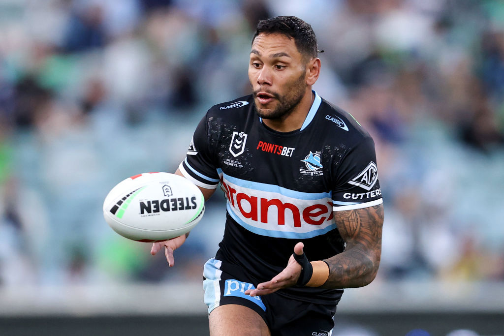 Jesse Ramien catches the ball.