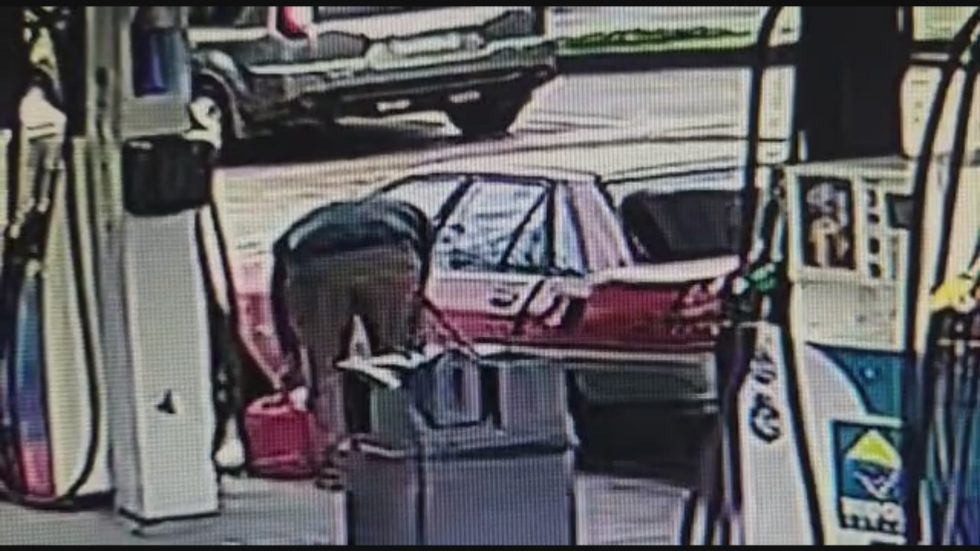 Thieves targeting Sydney petrol stations, CCTV shows thieves driving off without paying.