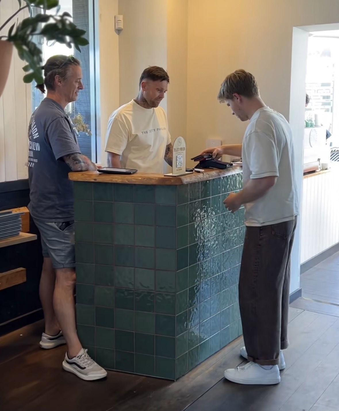 Robert Irwin returns to The Jetty Pavilion in Coffs Harbour to pay for his salad
