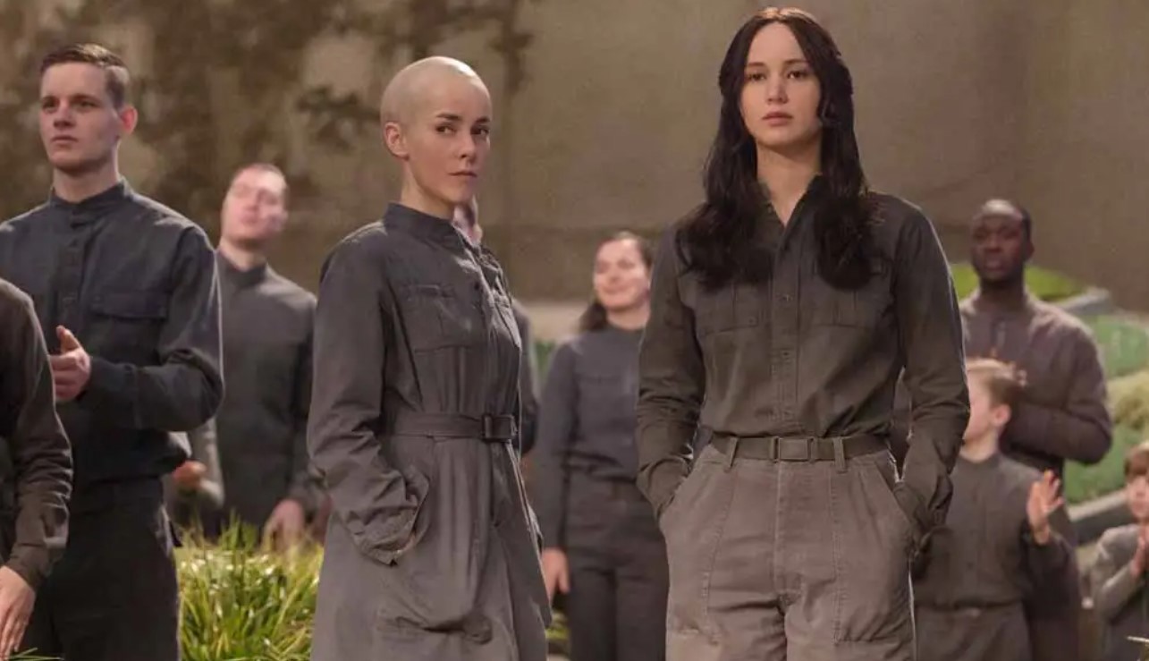 Jena Malone and Jennifer Lawrence star in The Hunger Games: Mockingjay - Part 2 in 2015.