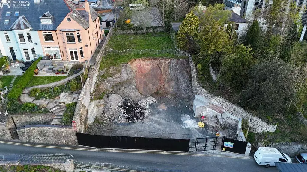 The Absurd Economics of the Urban Parking Crater