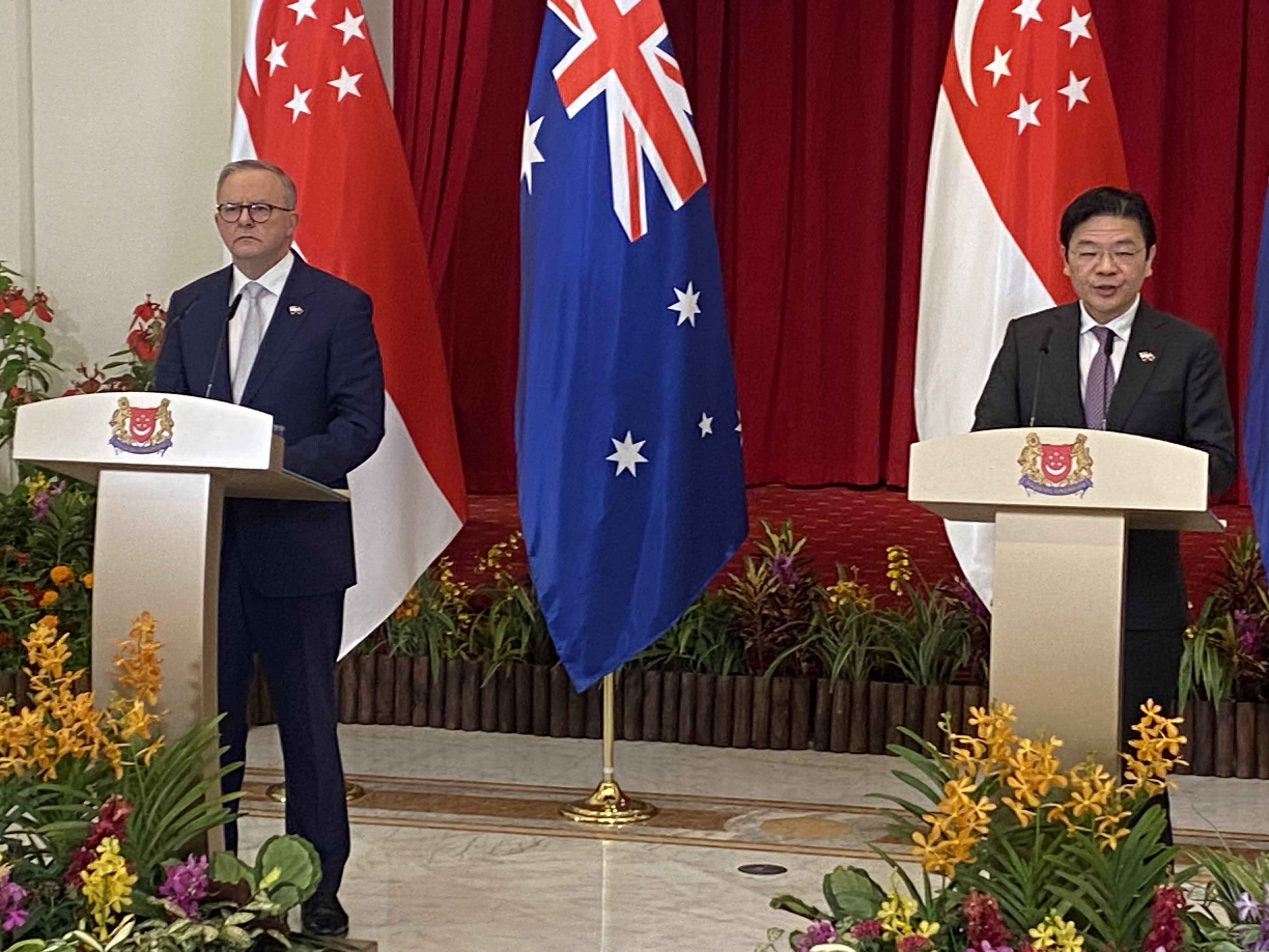 El primer ministro Anthony Albanese y el primer ministro en funciones de Singapur, Lawrence Wong, en Singapur el viernes 2 de junio de 2023.