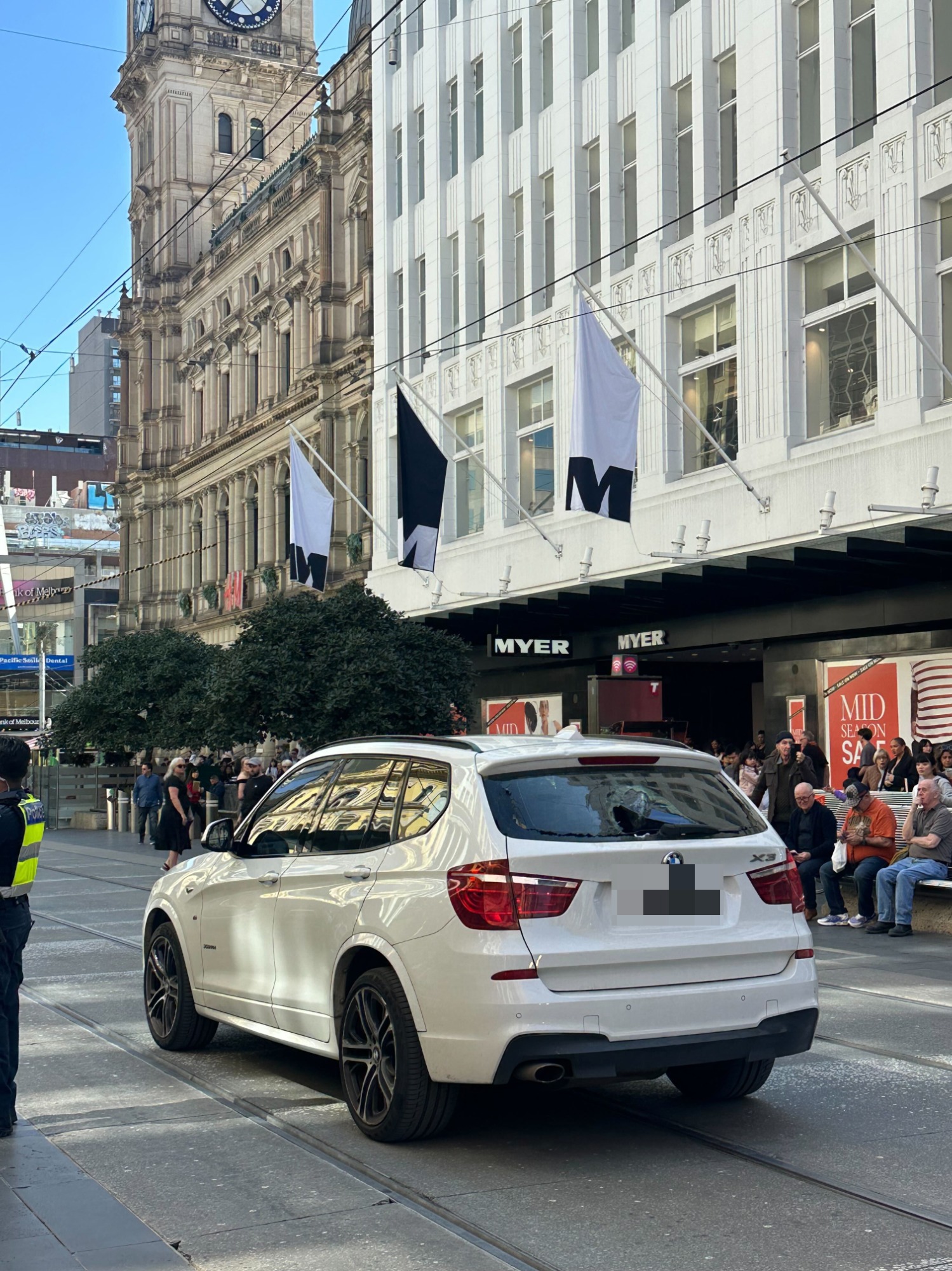 Multiple arrested after police chase Melbourne CBD
