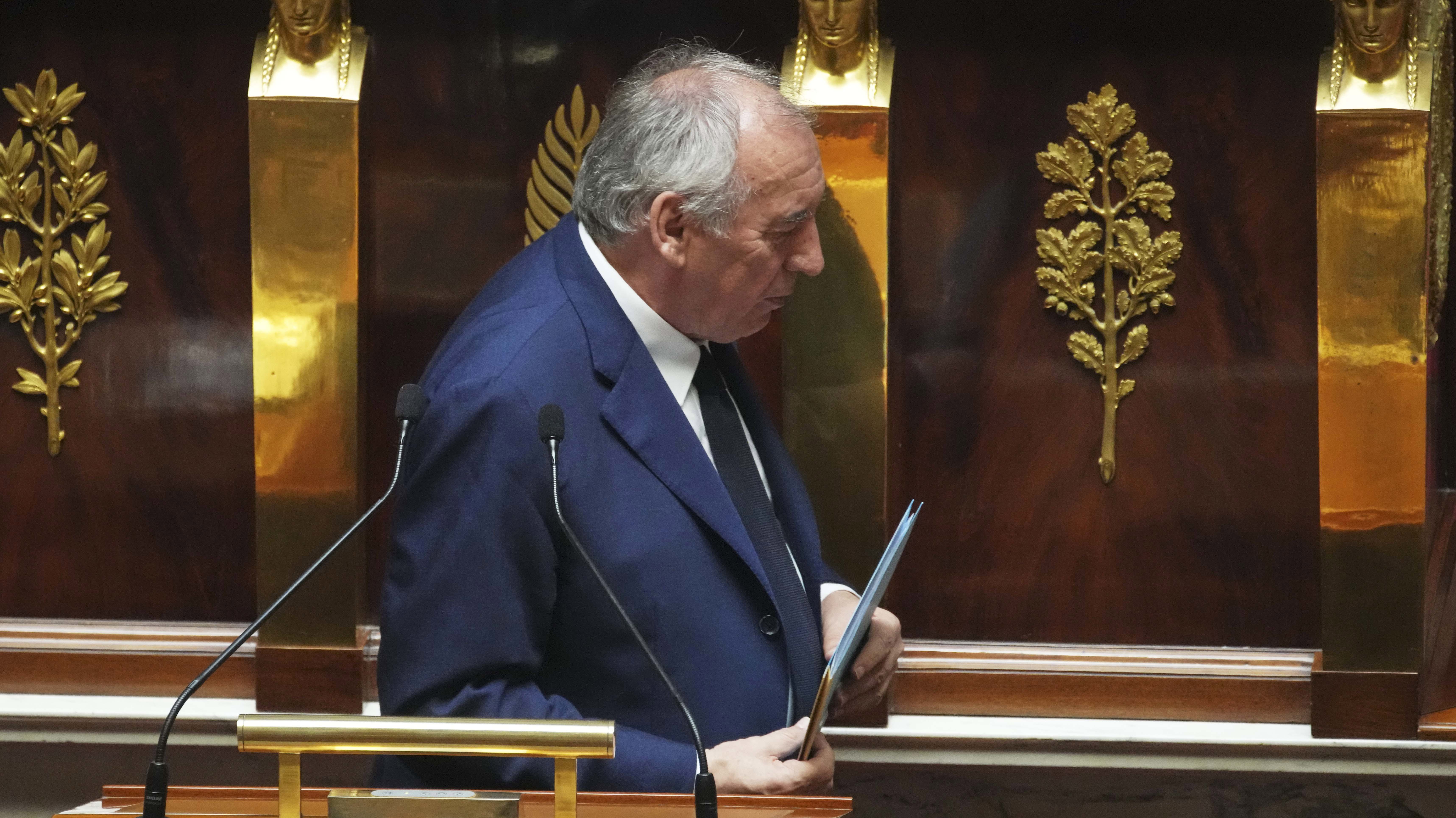 French government collapses after prime minister loses confidence vote 