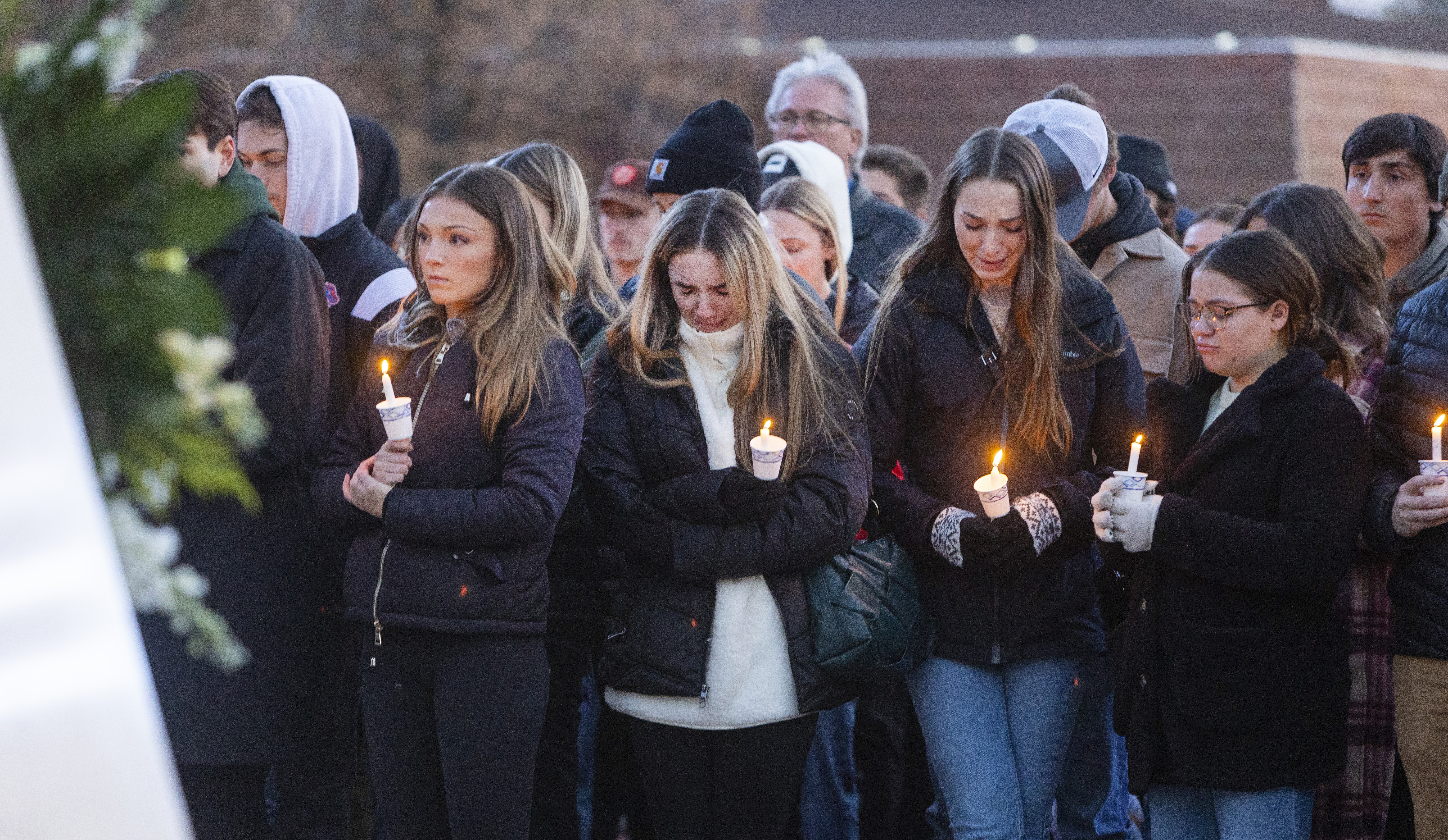 Los policías reciben miles de pistas sobre los estudiantes asesinados de la Universidad de Idaho