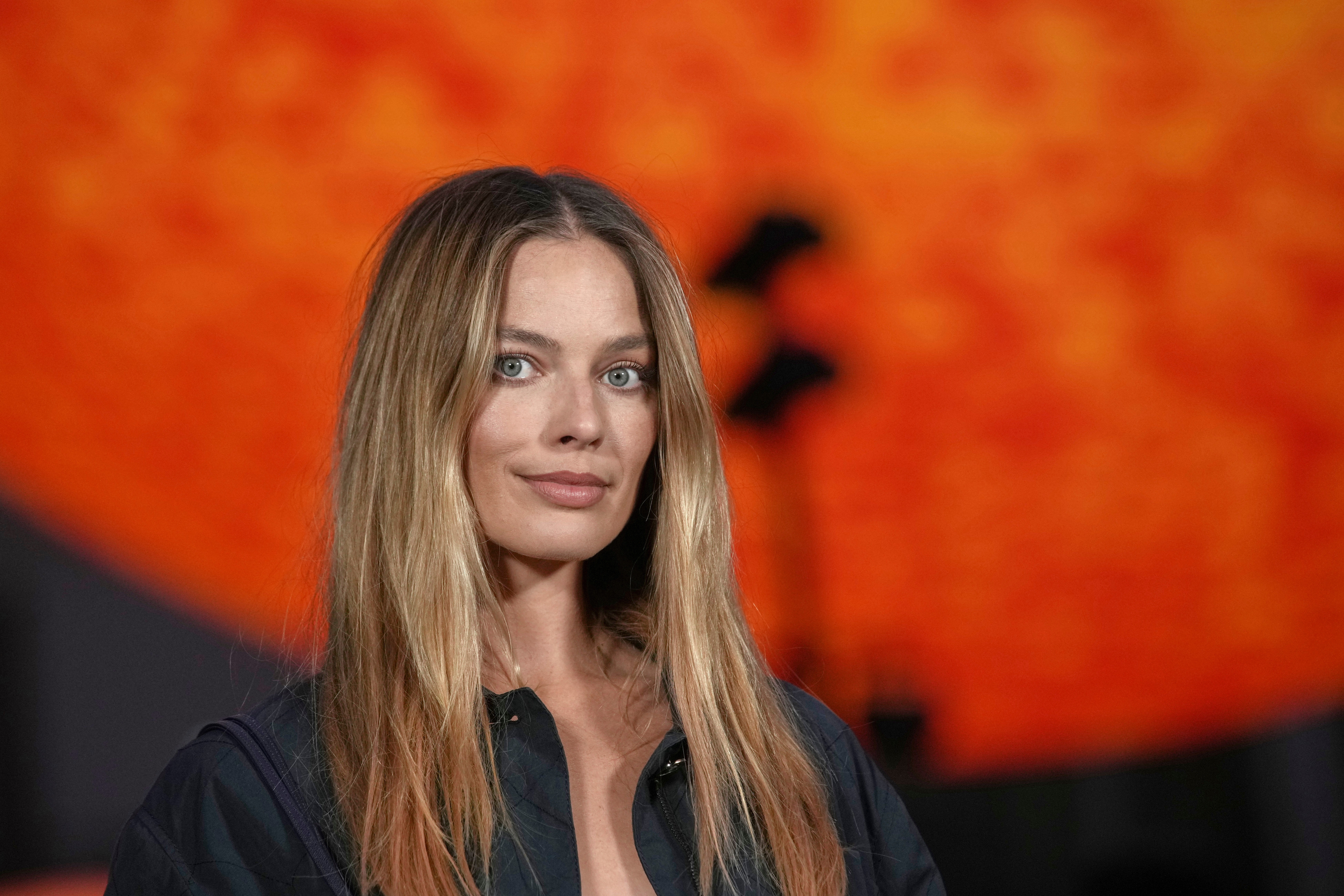 Margot Robbie at the Chanel Womenswear Spring/Summer 2026 show as part of Paris Fashion Week on October 6, 2025 in Paris, France. 