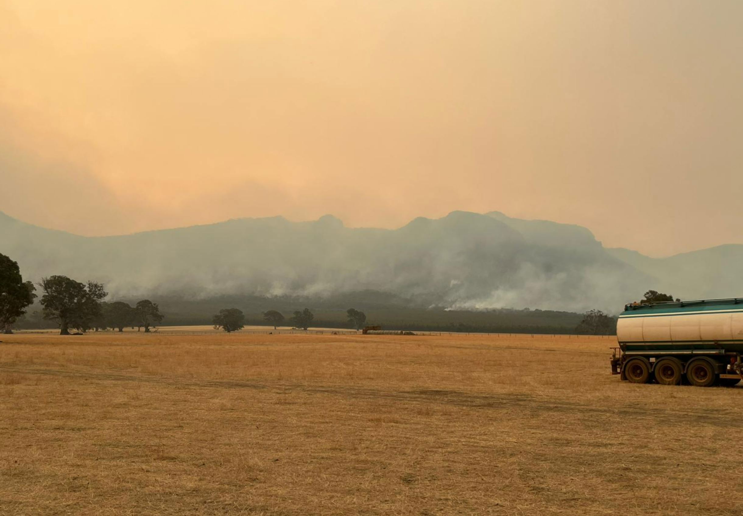 GRAMPIANS FIRE: Victorian bushfires. 2.02.25