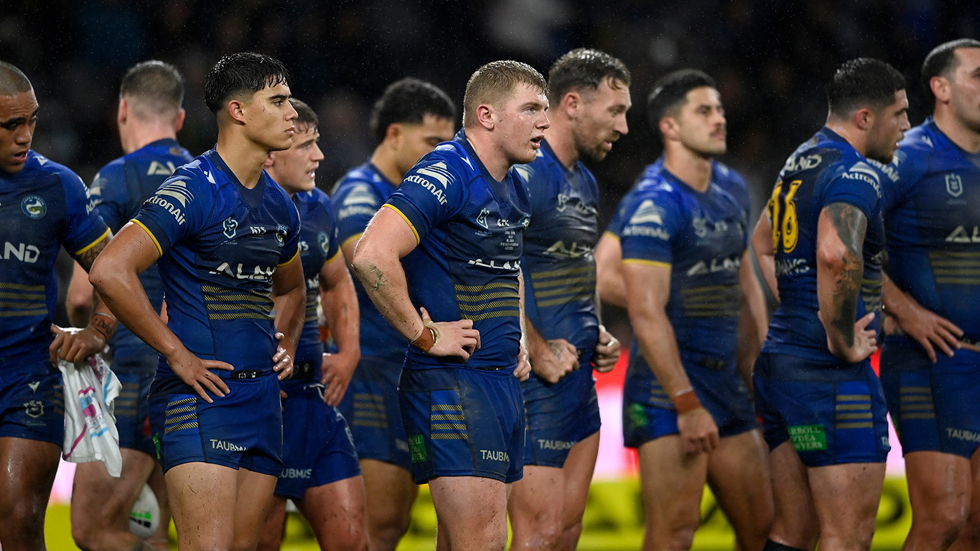 A dejected Parramatta Eels side during their round 18 loss to the South Sydney Rabbitohs.