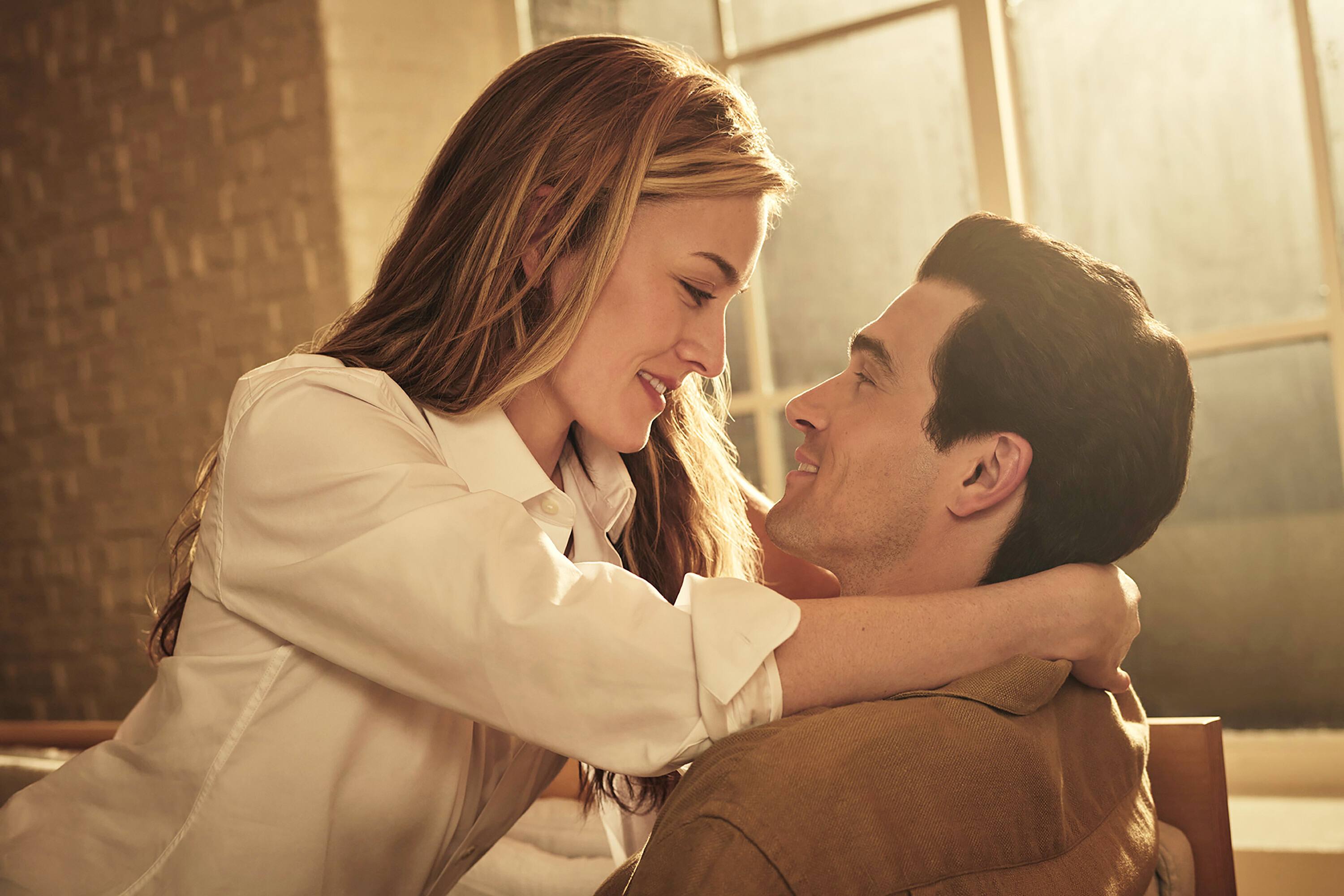 Sarah Pidgeon as Carolyn Bessette Kennedy, left, and Paul Kelly as John F. Kennedy Jr. in a scene from 