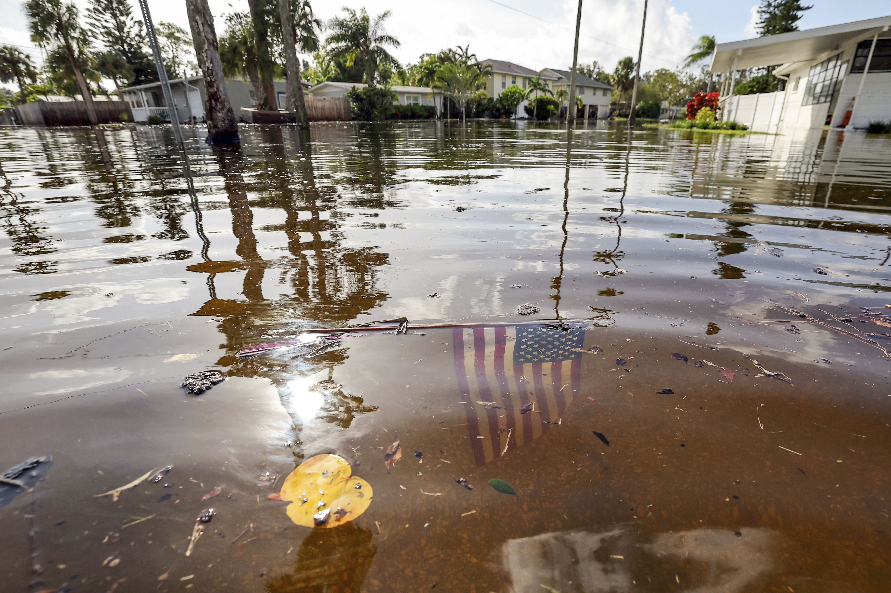 Abuelos murieron abrazados durante el huracán Helene