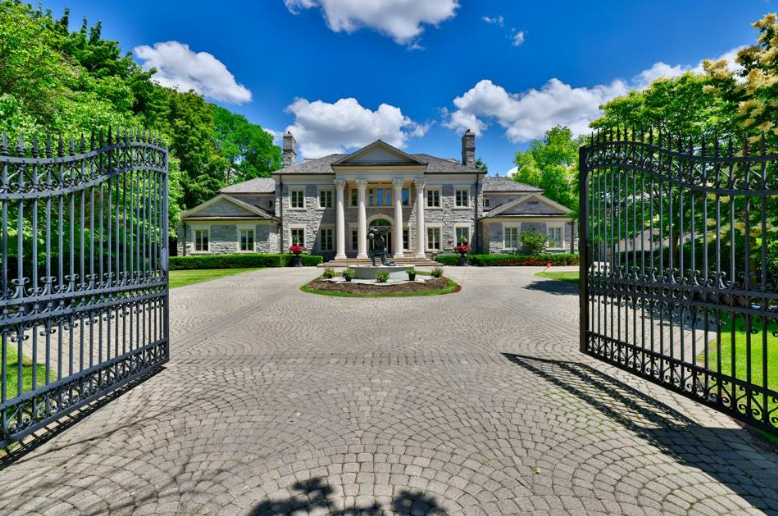 Toronto mansion featured in 2004 film Mean Girls.