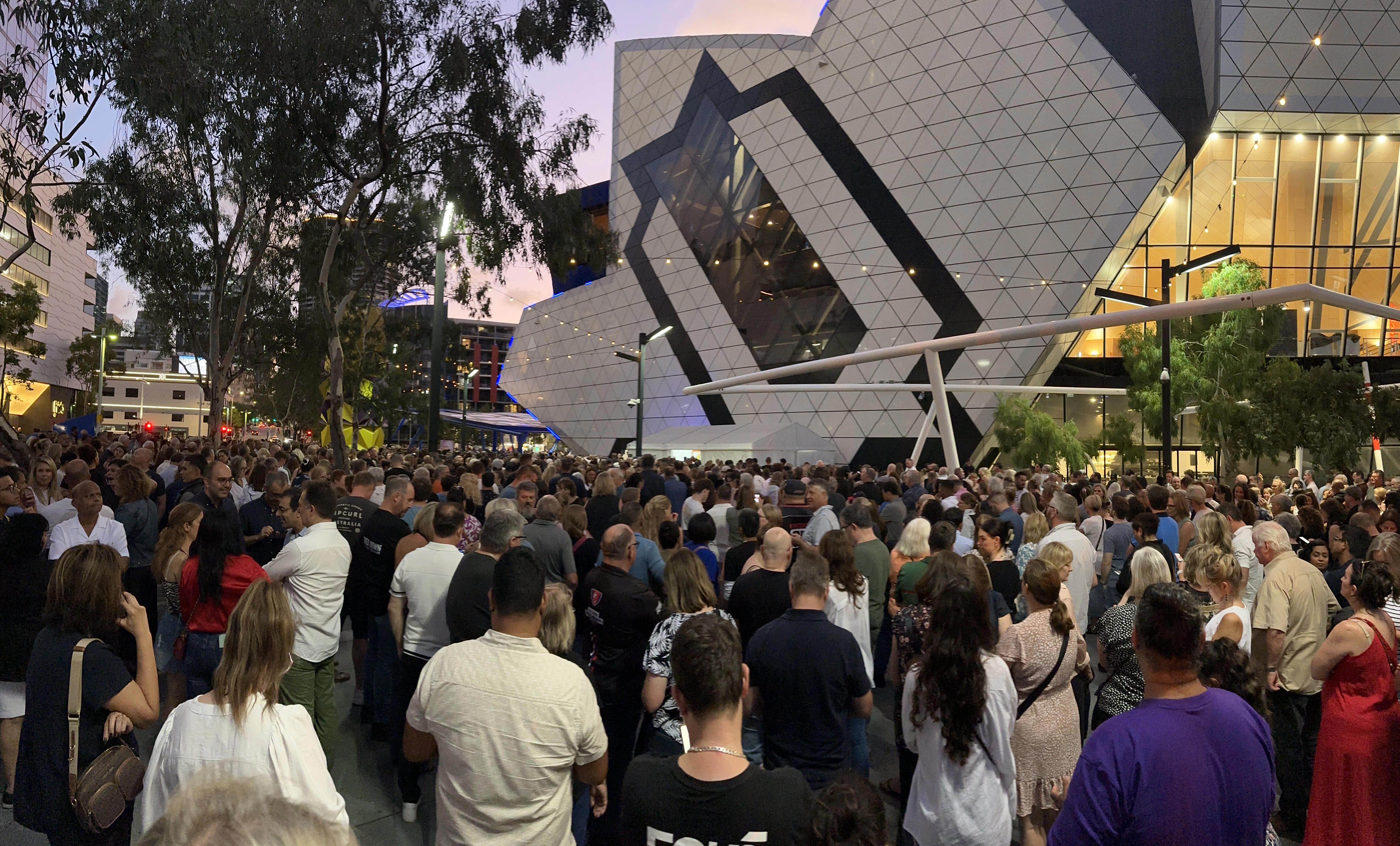 'Fatberg' forces the cancellation of Bryan Adams' Perth show