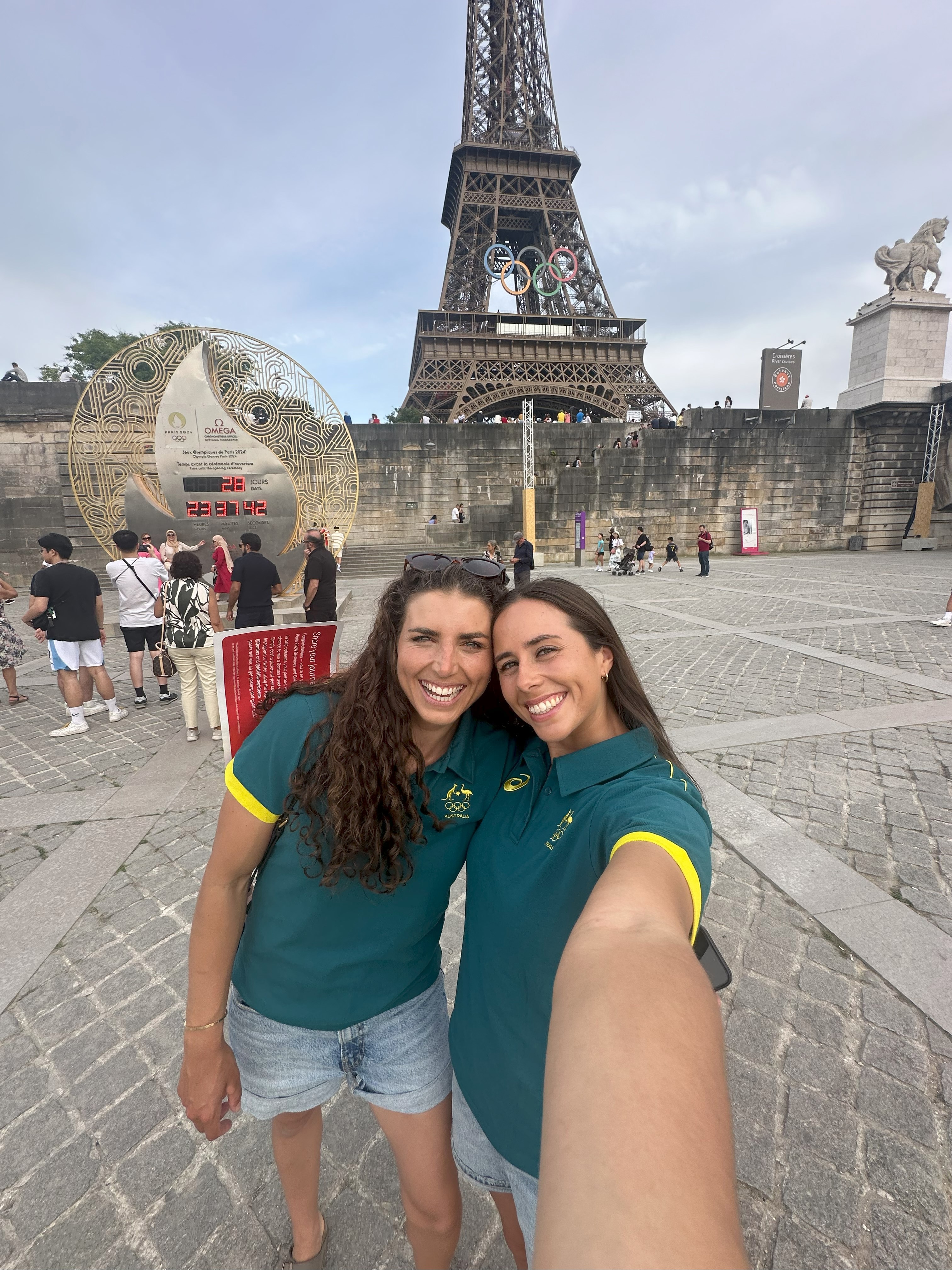 Jess and Noemie Fox in Paris.