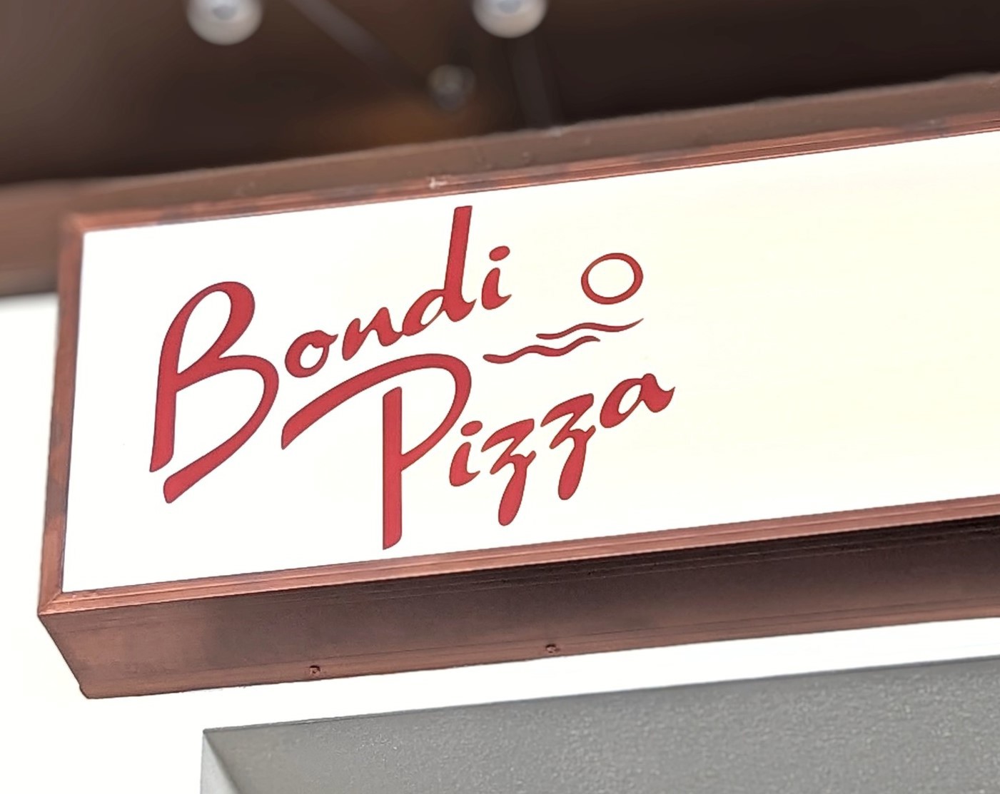 Bondi Pizza falls into administration. 
