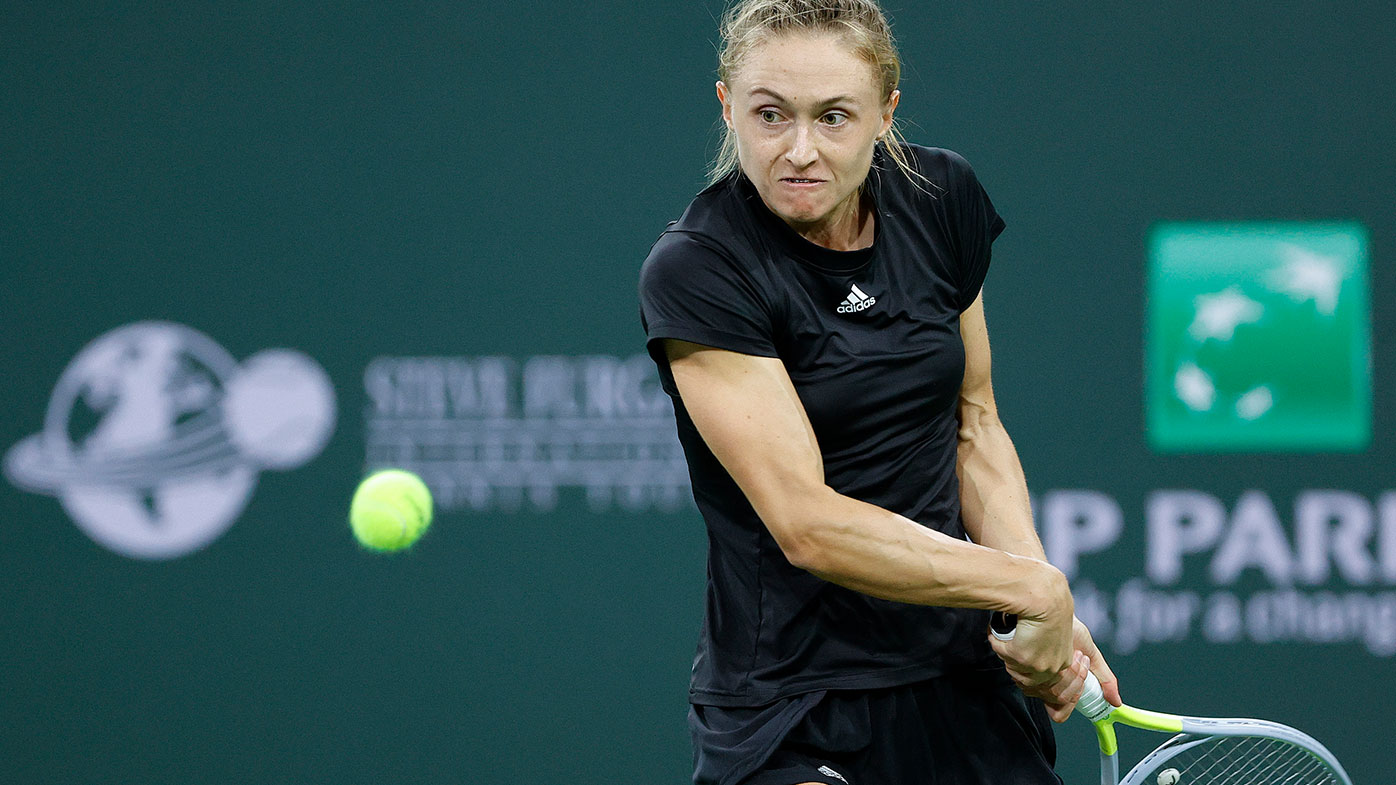  Aliaksandra Sasnovich of Belarus returns a shot to Emma Raducanu 