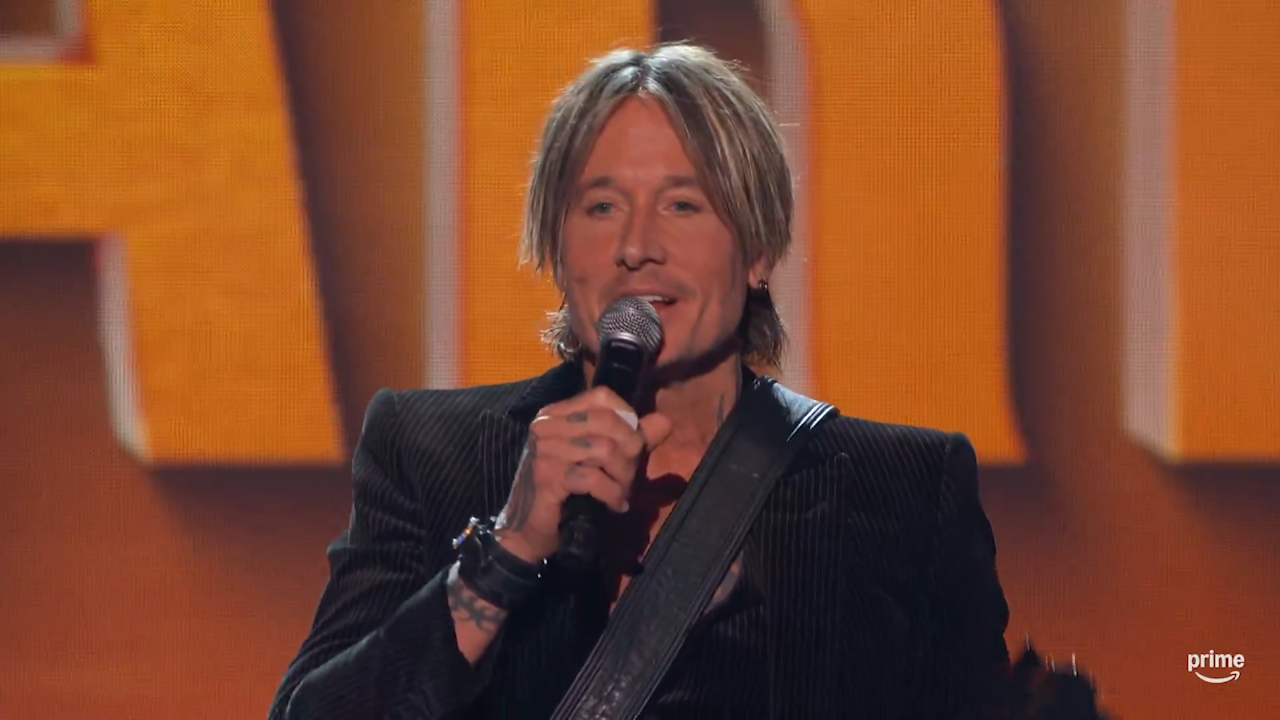 Keith Urban speaks during his acceptance speech at the ACM Awards 2025.
