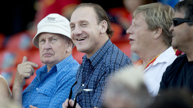 Gary Ablett senior (centre) on the Gold Coast in 2013. (AAP)