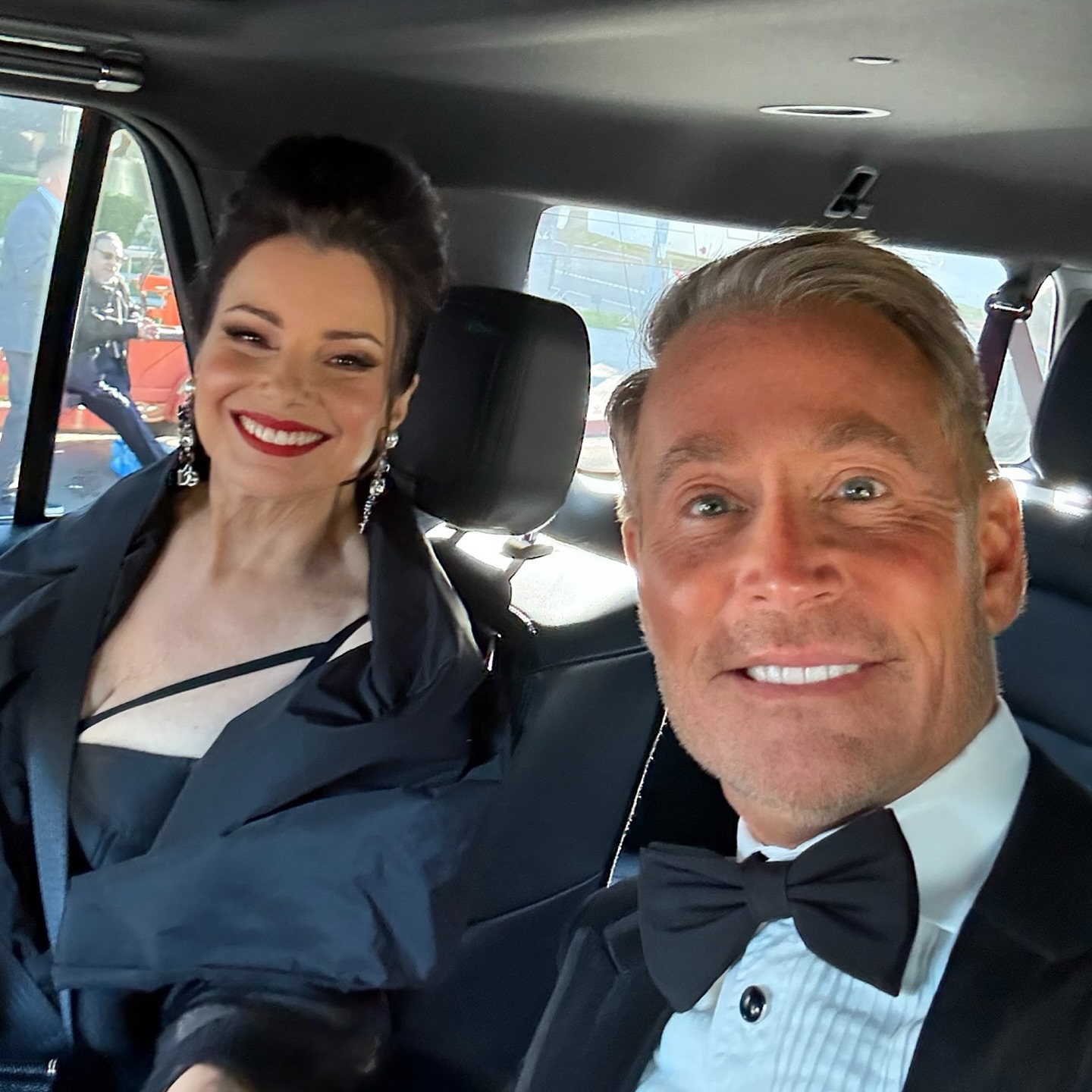 Fran Drescher heads to the Golden Globes with her former husband Peter Marc Jacobson.