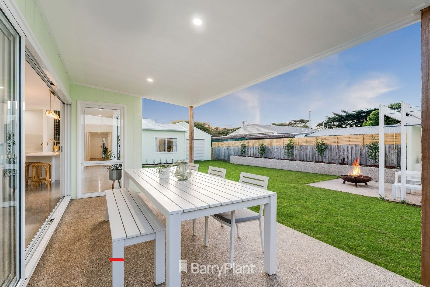 Passed in at auction Geelong family entertainer Domain 