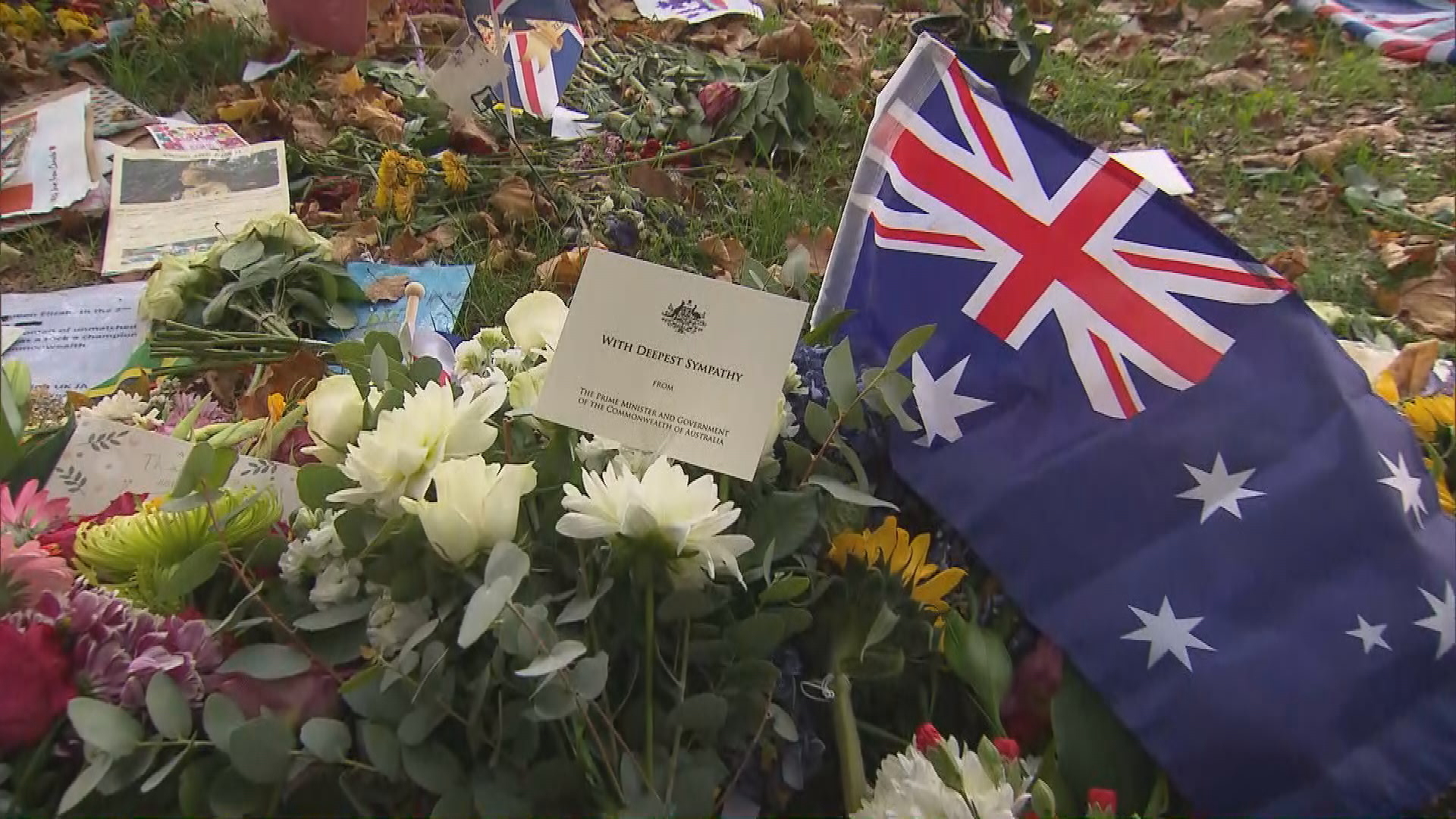 The bouquet included eucalypts leaves for an Australian touch and a card which conveyed Australia's "deepest sympathy".