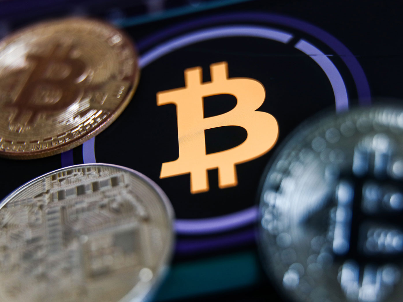 Bitcoin continues to trade around the $20,000 mark, as the cryptocurrency sell-off shows little sign of abating.