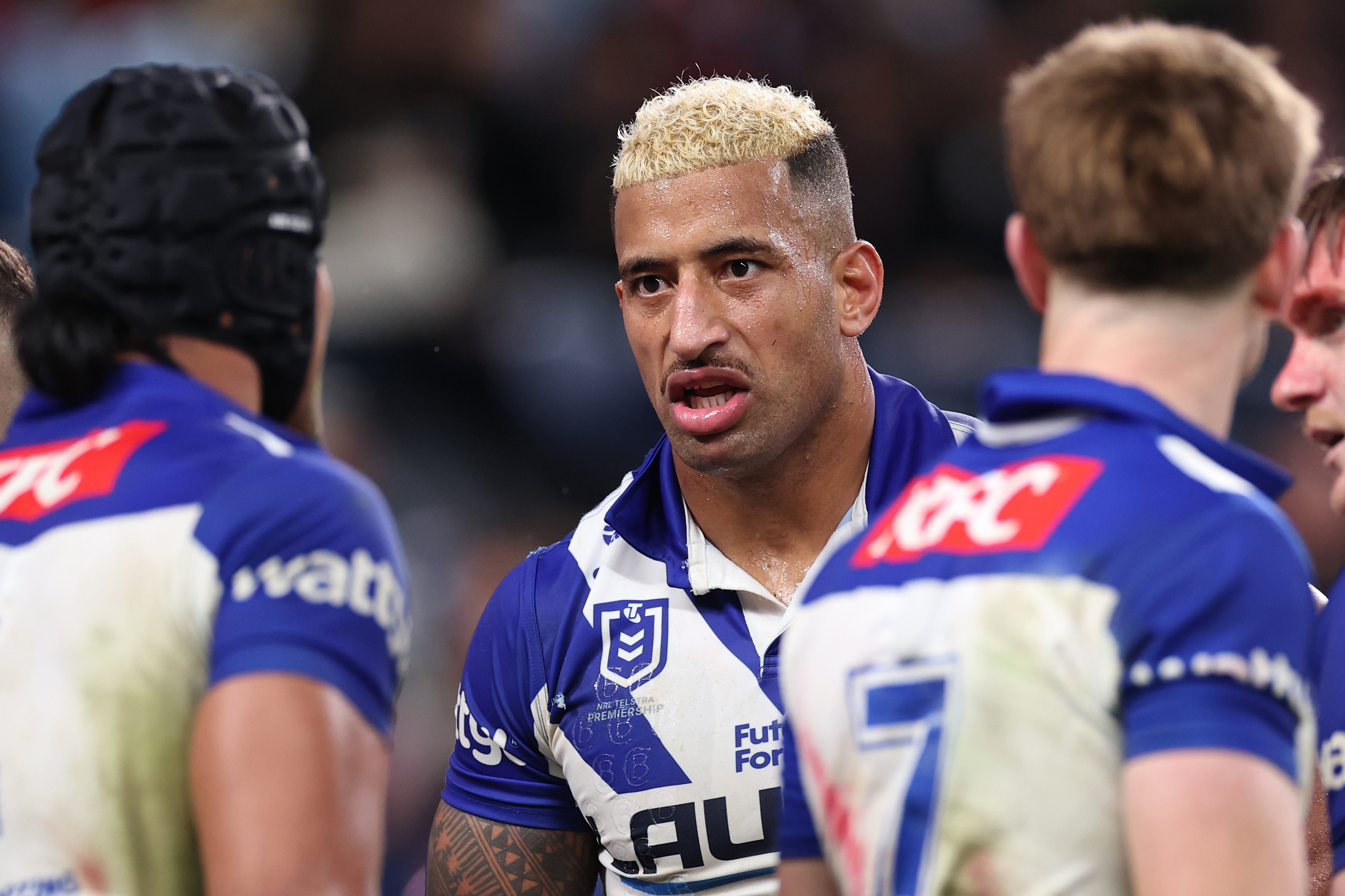 SYDNEY, AUSTRALIA - AUGUST 15: Viliame Kikau of the Bulldogs looks dejected during the round 24 NRL match between Sydney Roosters and Canterbury Bulldogs at Allianz Stadium on August 15, 2025 in Sydney, Australia. (Photo by Cameron Spencer/Getty Images)
