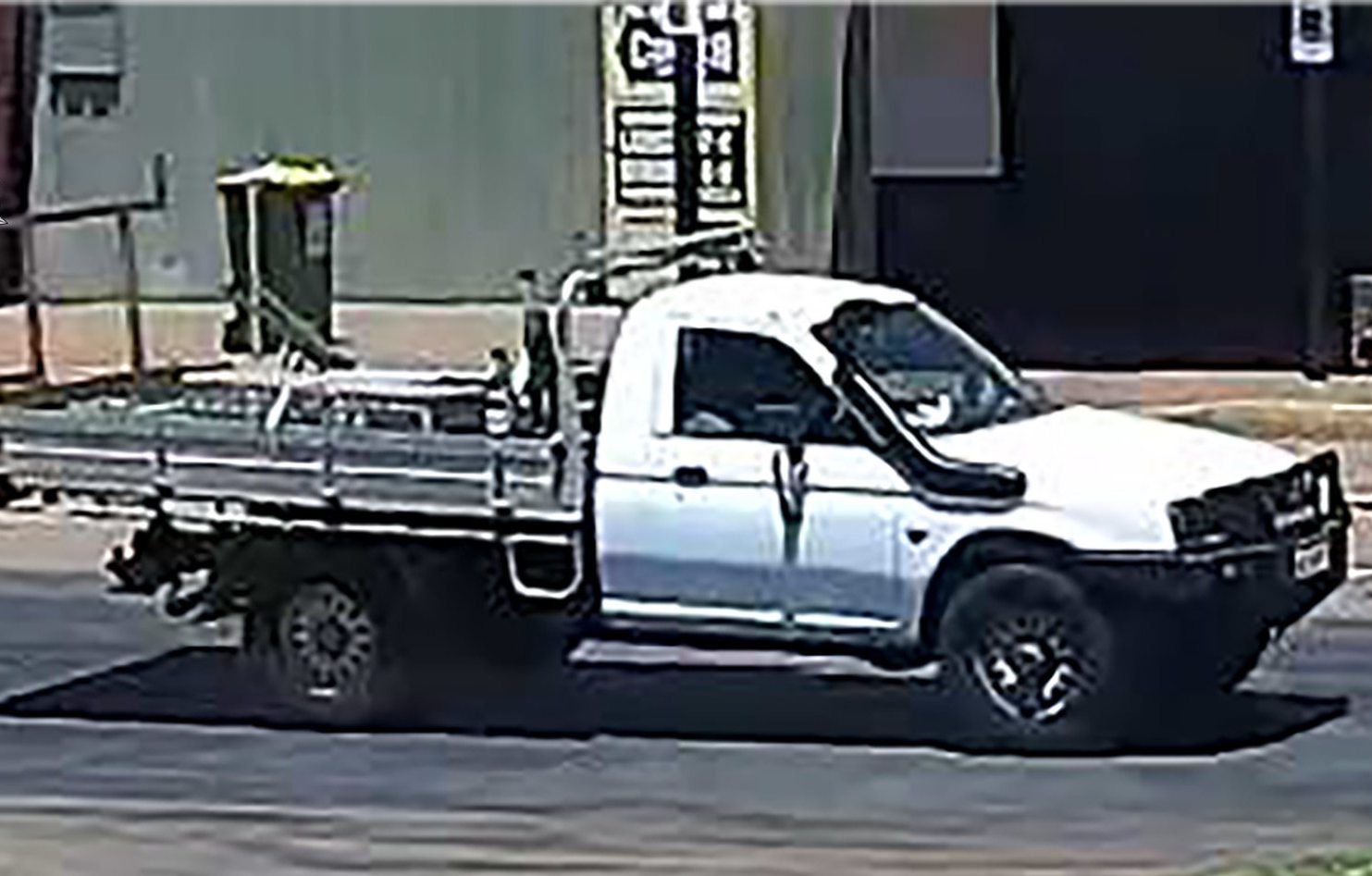 Matthew Eves is driving a white Mitsubishi Triton with registration 'WL 5977'. 