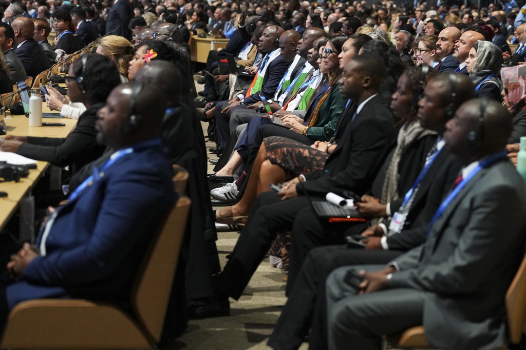 COP29: Las conversaciones sobre el clima se abren con llamados a alejarse del 'camino a la ruina', pero el verdadero foco es el dinero