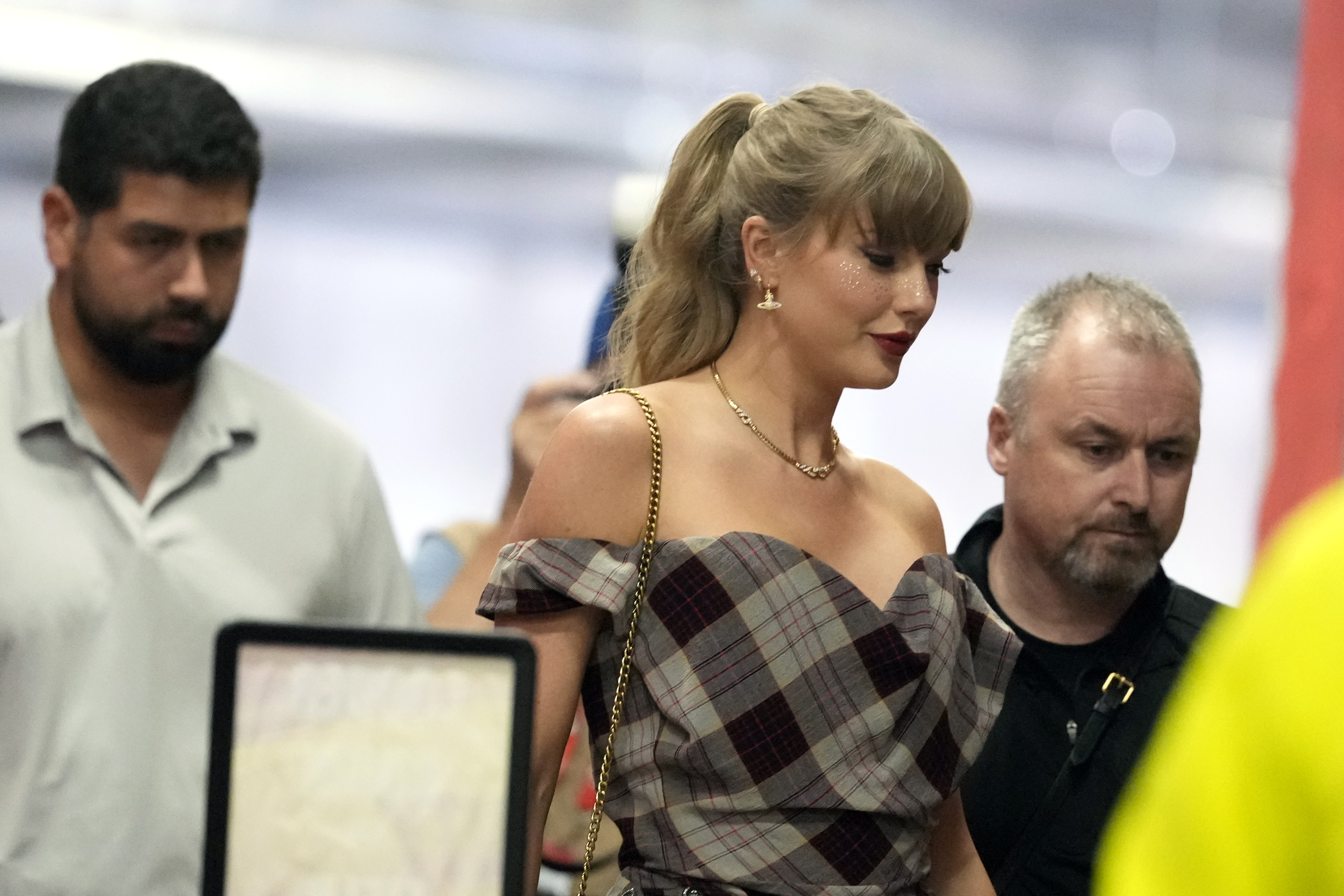 Taylor Swift arrives prior to a game between the Kansas City Chiefs and the New Orleans Saints at GEHA Field at Arrowhead Stadium on October 07, 2024 in Kansas City, Missouri. 