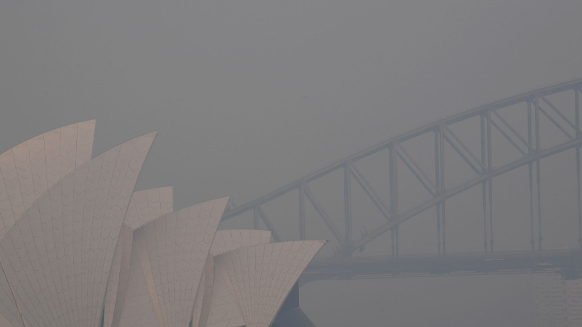 Sydney Smoke Unlikely To Clear For Days Amid Hazardous Air Quality Blanket City